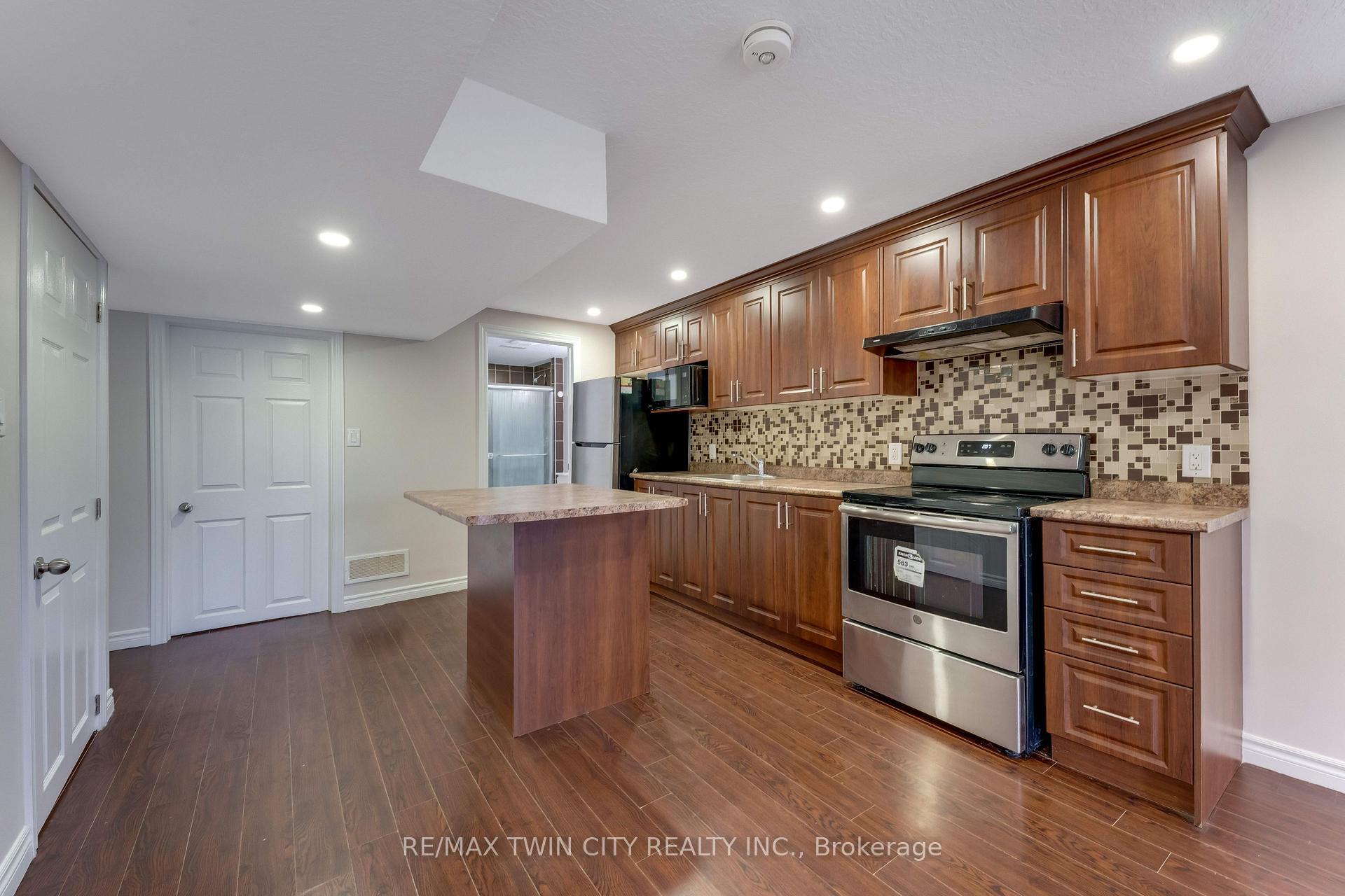 Photo 33 of 1263 Countrystone Drive, Kitchener, Highland West — HOMEH
