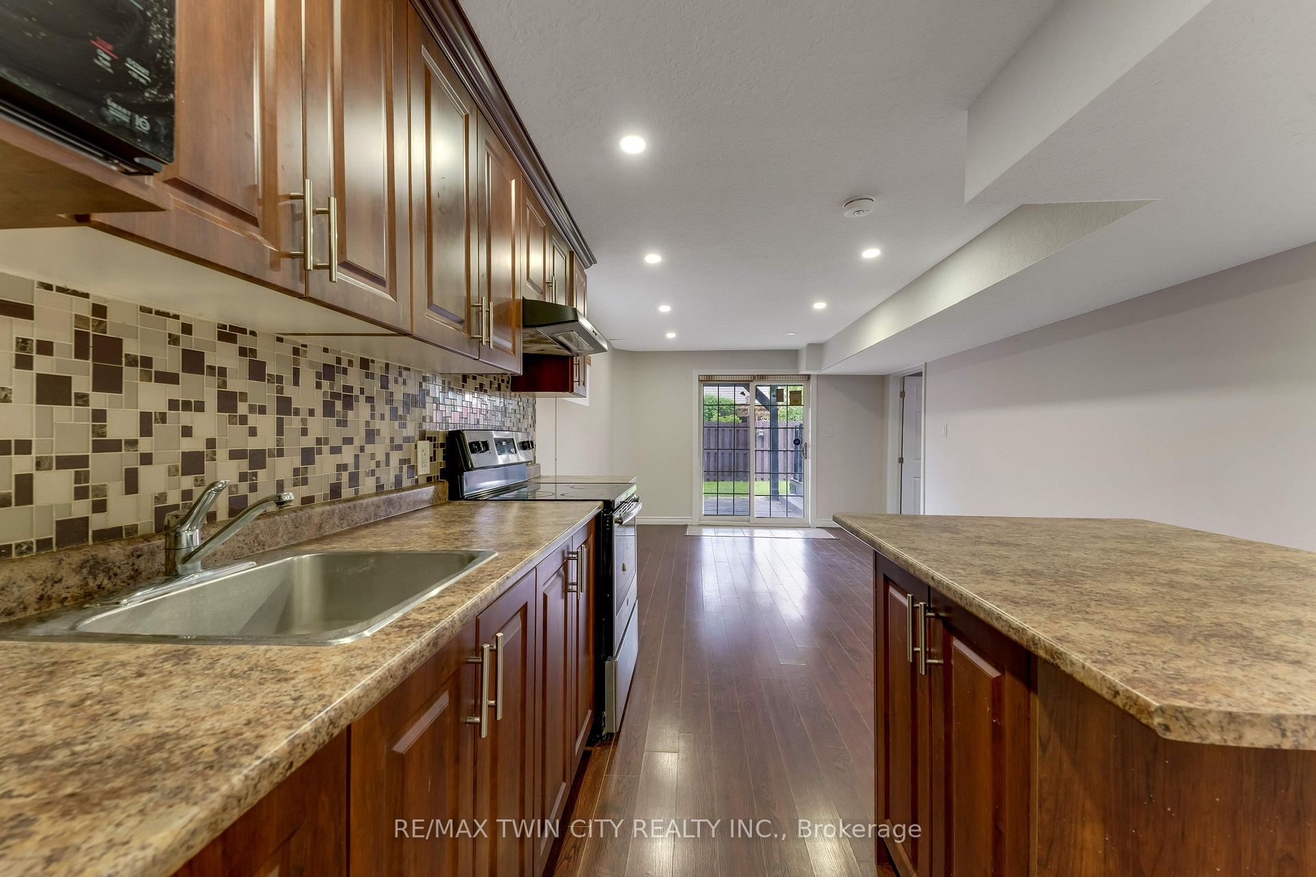Photo 35 of 1263 Countrystone Drive, Kitchener, Highland West — HOMEH