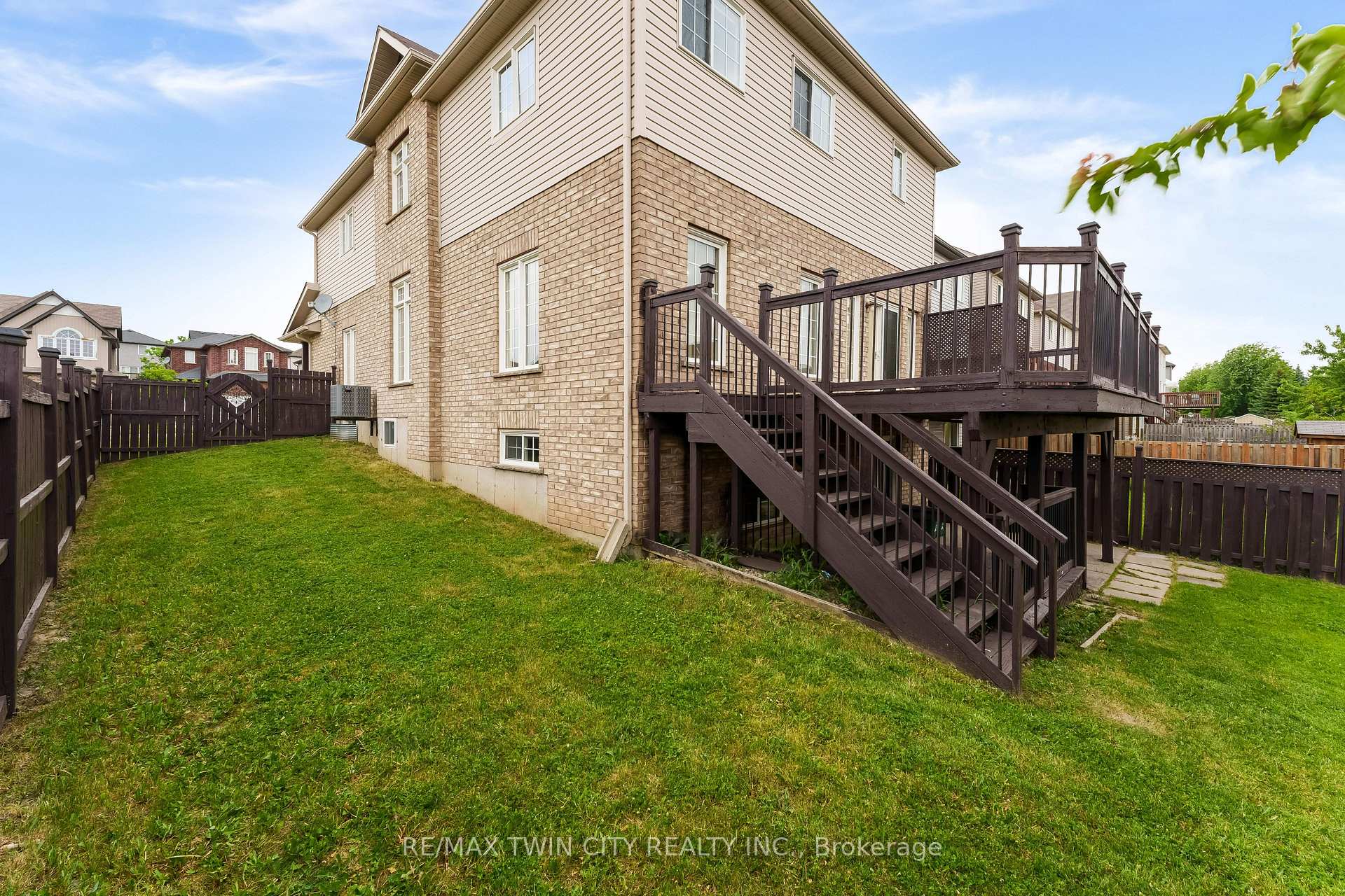 Photo 39 of 1263 Countrystone Drive, Kitchener, Highland West — HOMEH