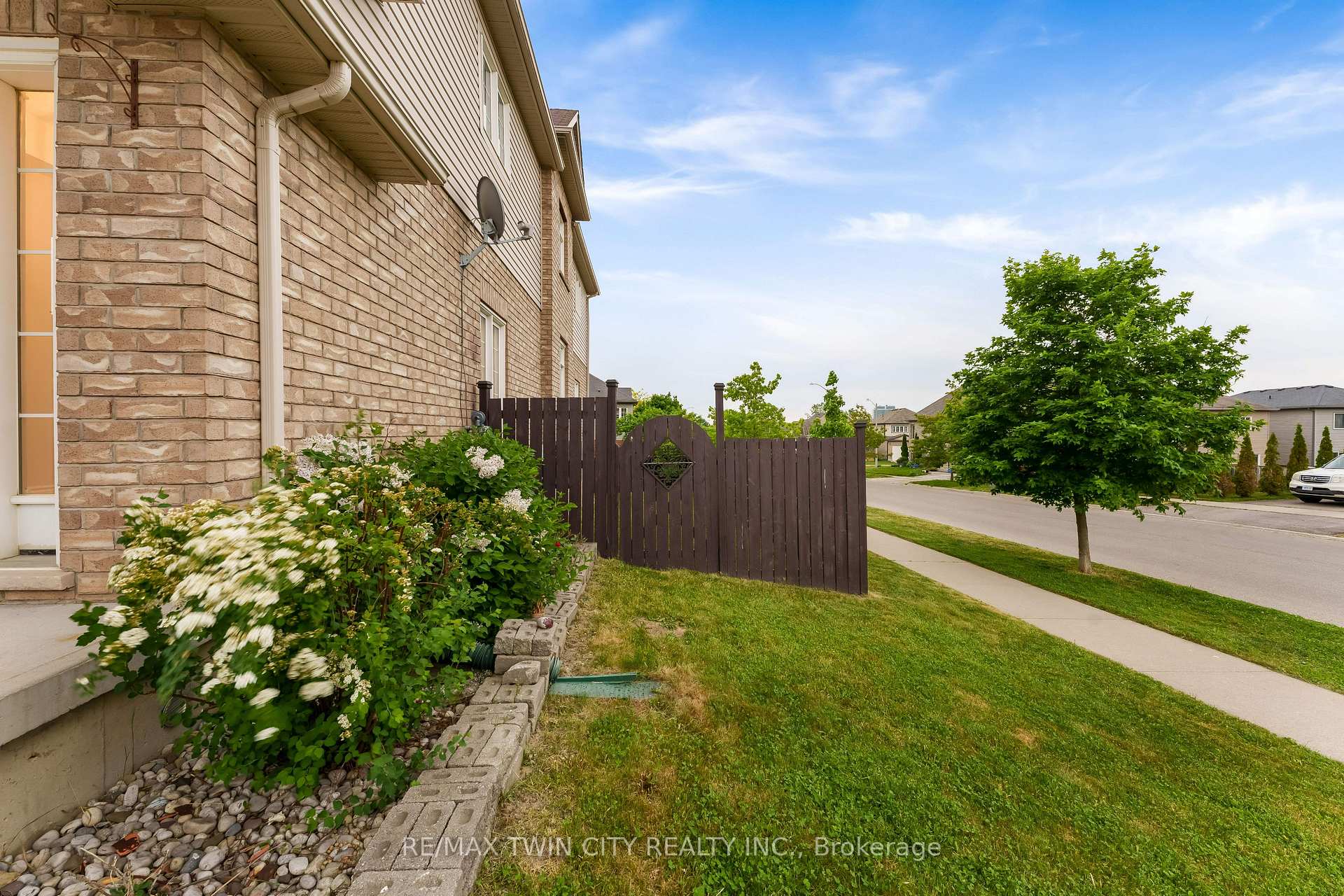 Photo 41 of 1263 Countrystone Drive, Kitchener, Highland West — HOMEH