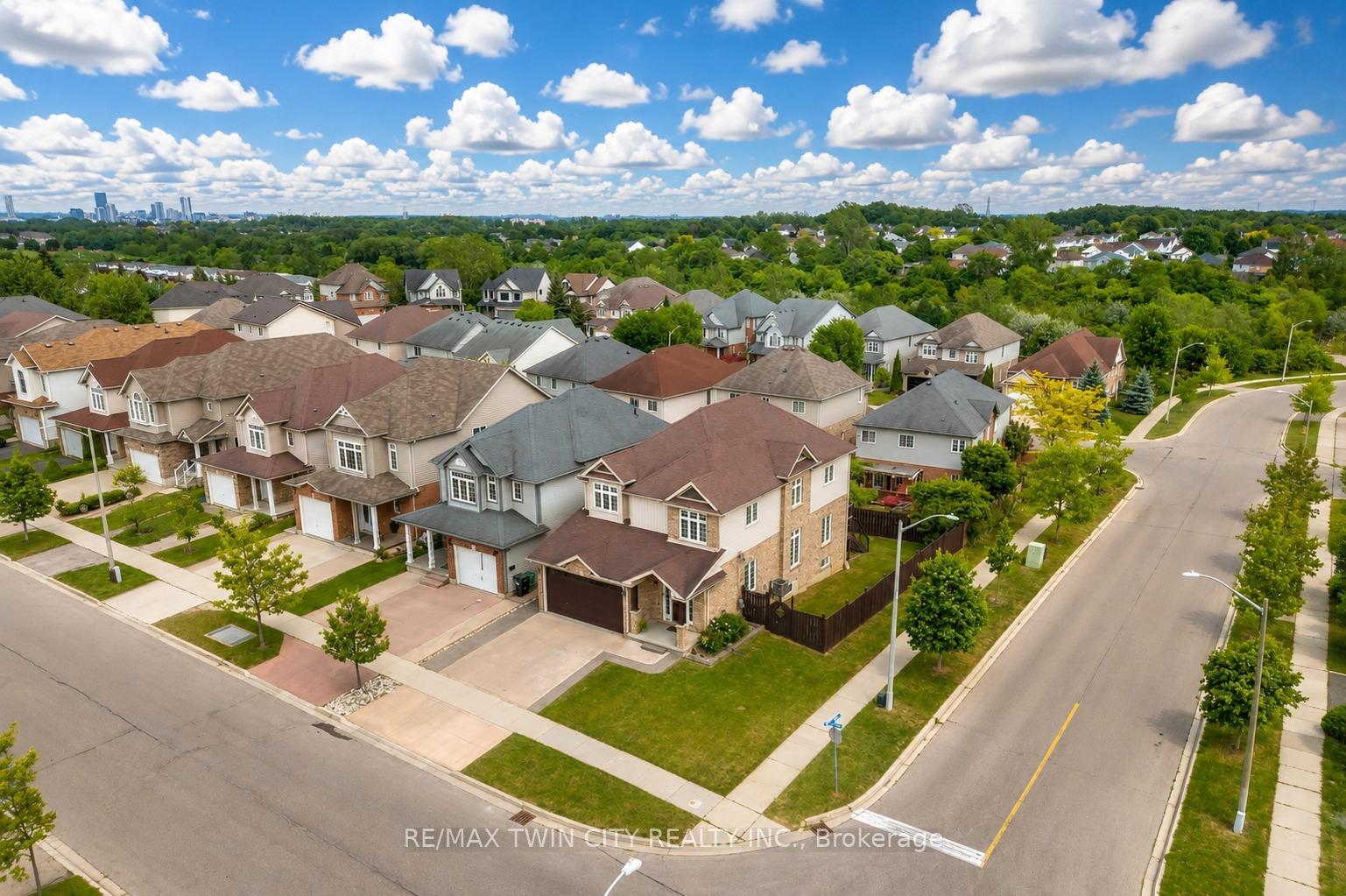 Photo 46 of 1263 Countrystone Drive, Kitchener, Highland West — HOMEH