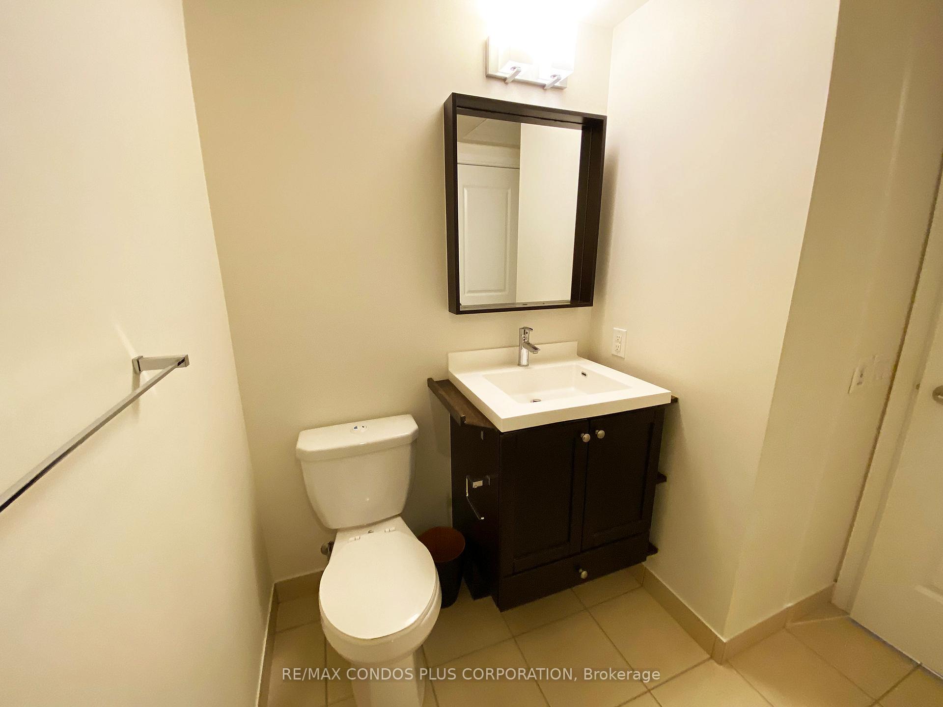 Photo 15 of Unit 325, 560 Front Street W, Toronto, Waterfront Communities — HOMEH