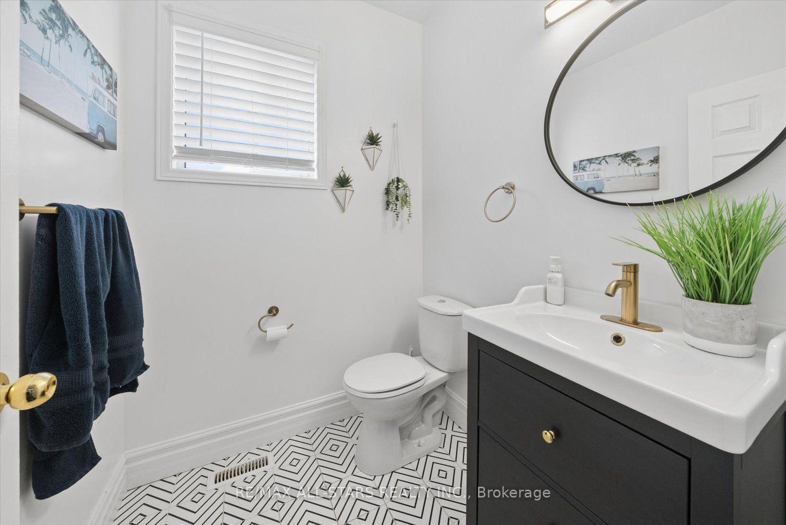 Photo 19 of 36 Burnaby Drive, Georgina, Keswick North — HOMEH