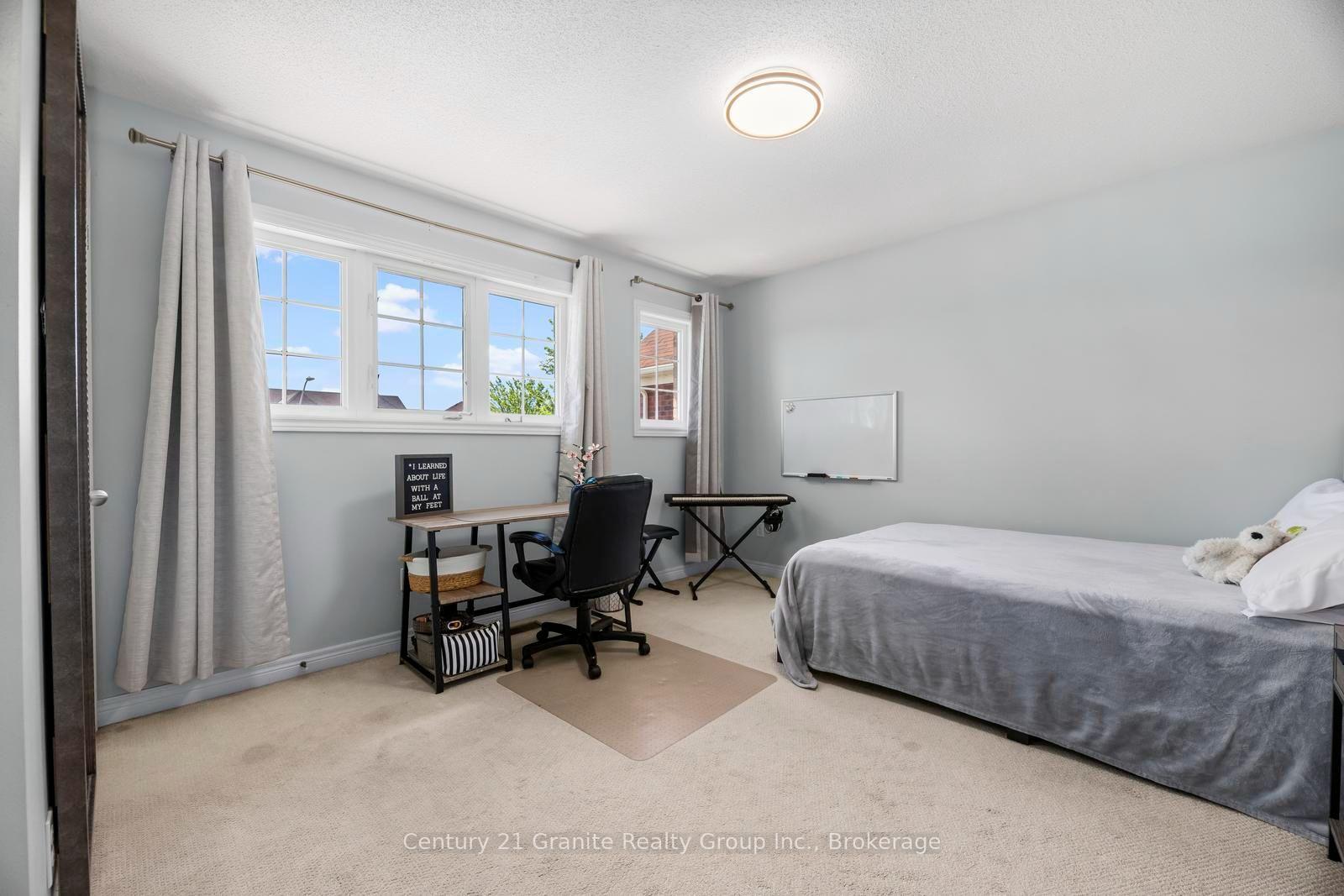 Photo 29 of 94 Hockley Avenue, Clarington, Bowmanville — HOMEH