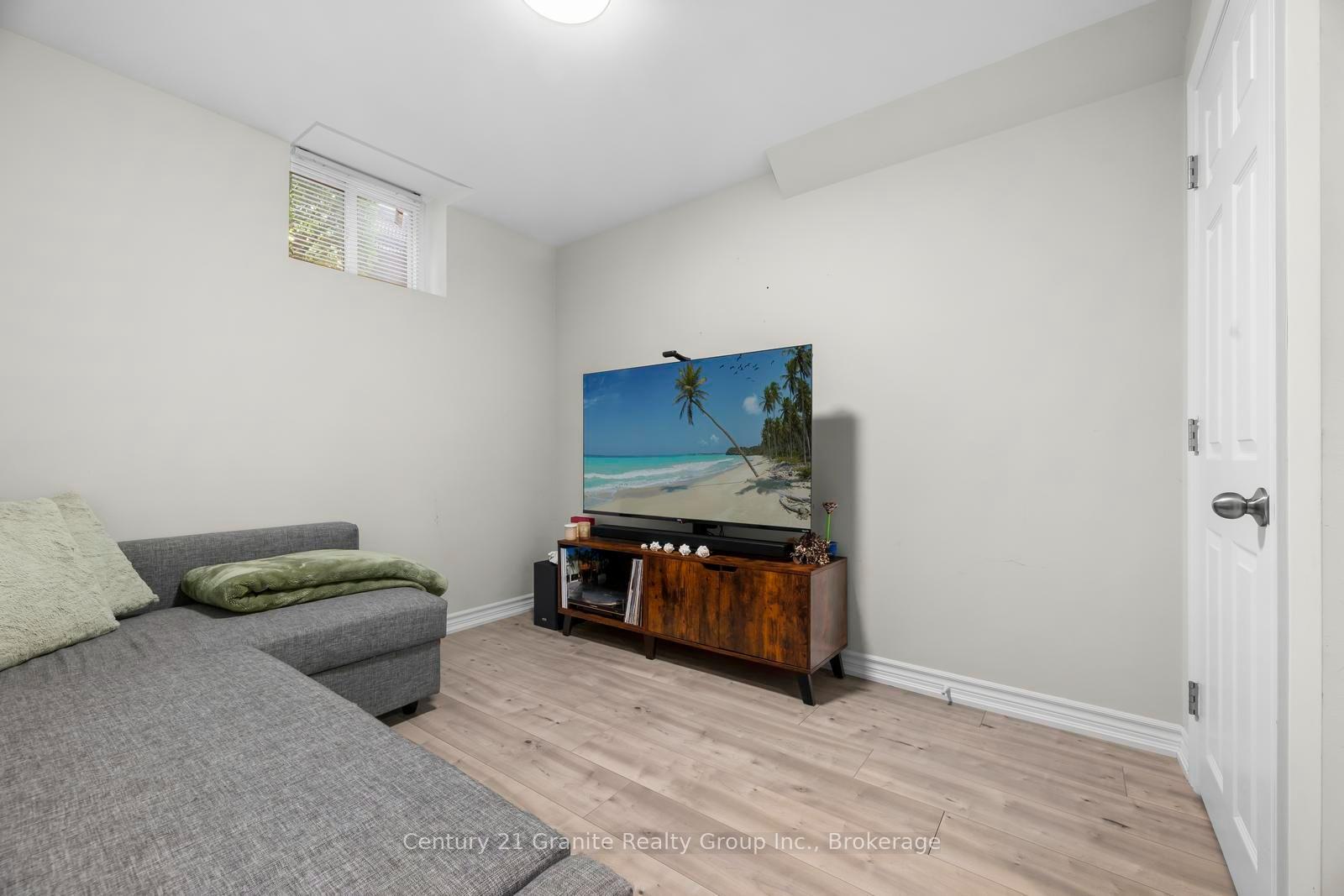 Photo 37 of 94 Hockley Avenue, Clarington, Bowmanville — HOMEH