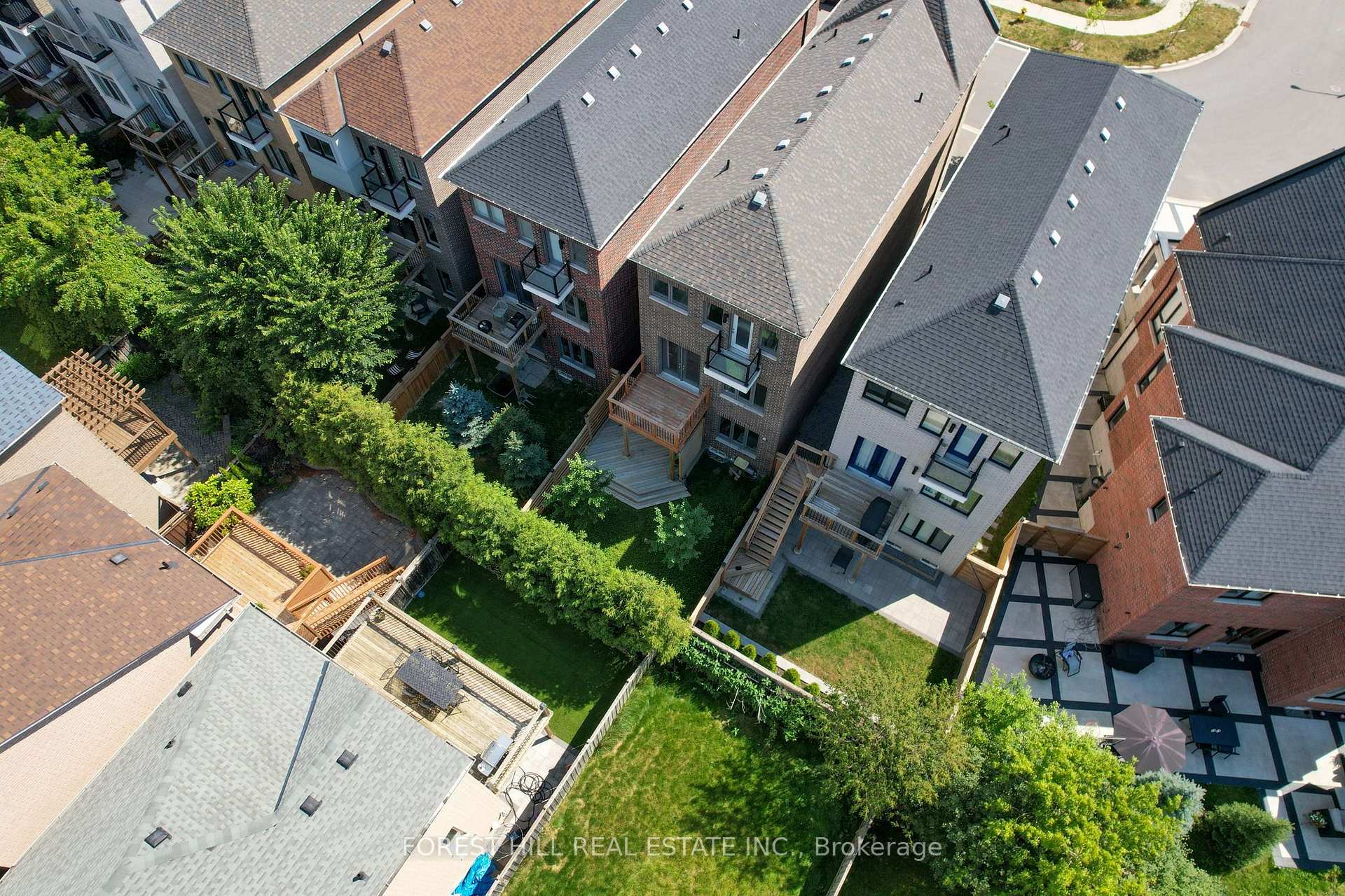 Photo 42 of 62 Hesperus Road, Vaughan, Patterson — HOMEH