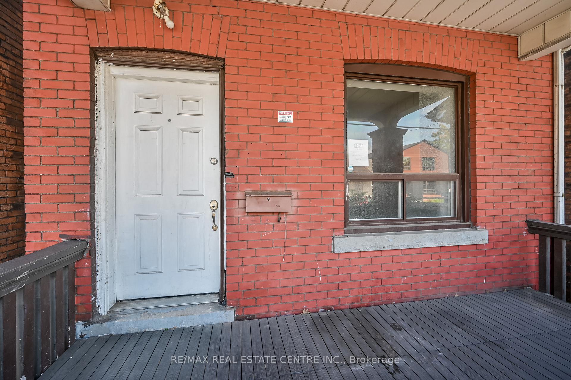 Photo 2 of 334 Cannon Street E, Hamilton, Landsdale — HOMEH