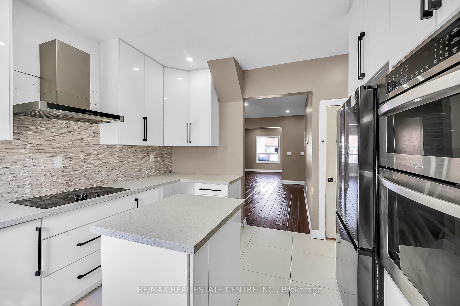 Photo 13 of 334 Cannon Street E, Hamilton, Landsdale — HOMEH