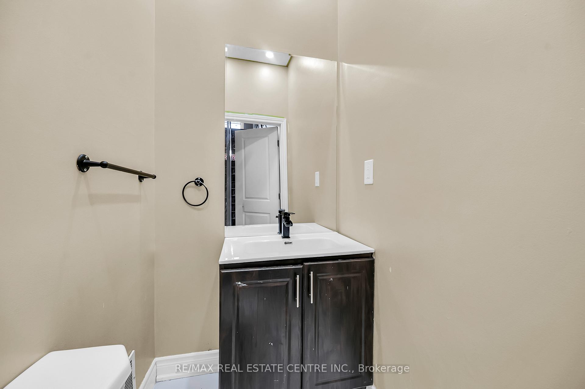 Photo 16 of 334 Cannon Street E, Hamilton, Landsdale — HOMEH