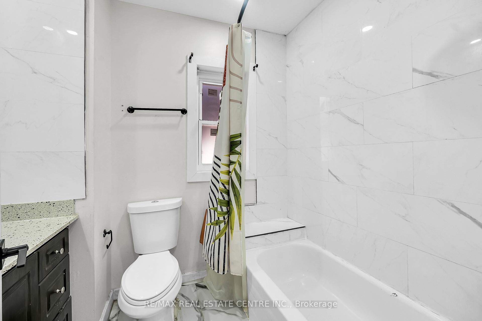 Photo 19 of 334 Cannon Street E, Hamilton, Landsdale — HOMEH