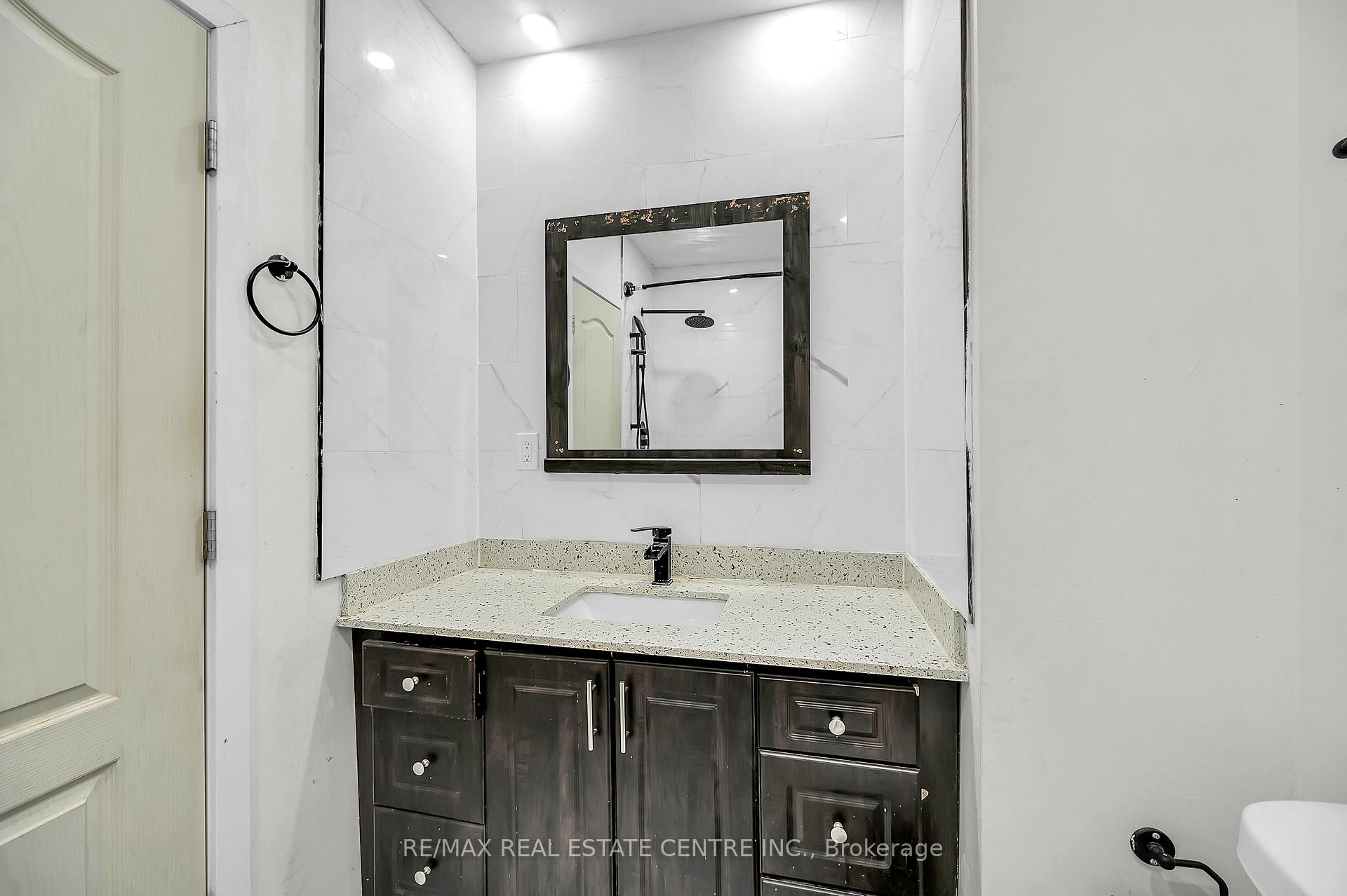 Photo 20 of 334 Cannon Street E, Hamilton, Landsdale — HOMEH