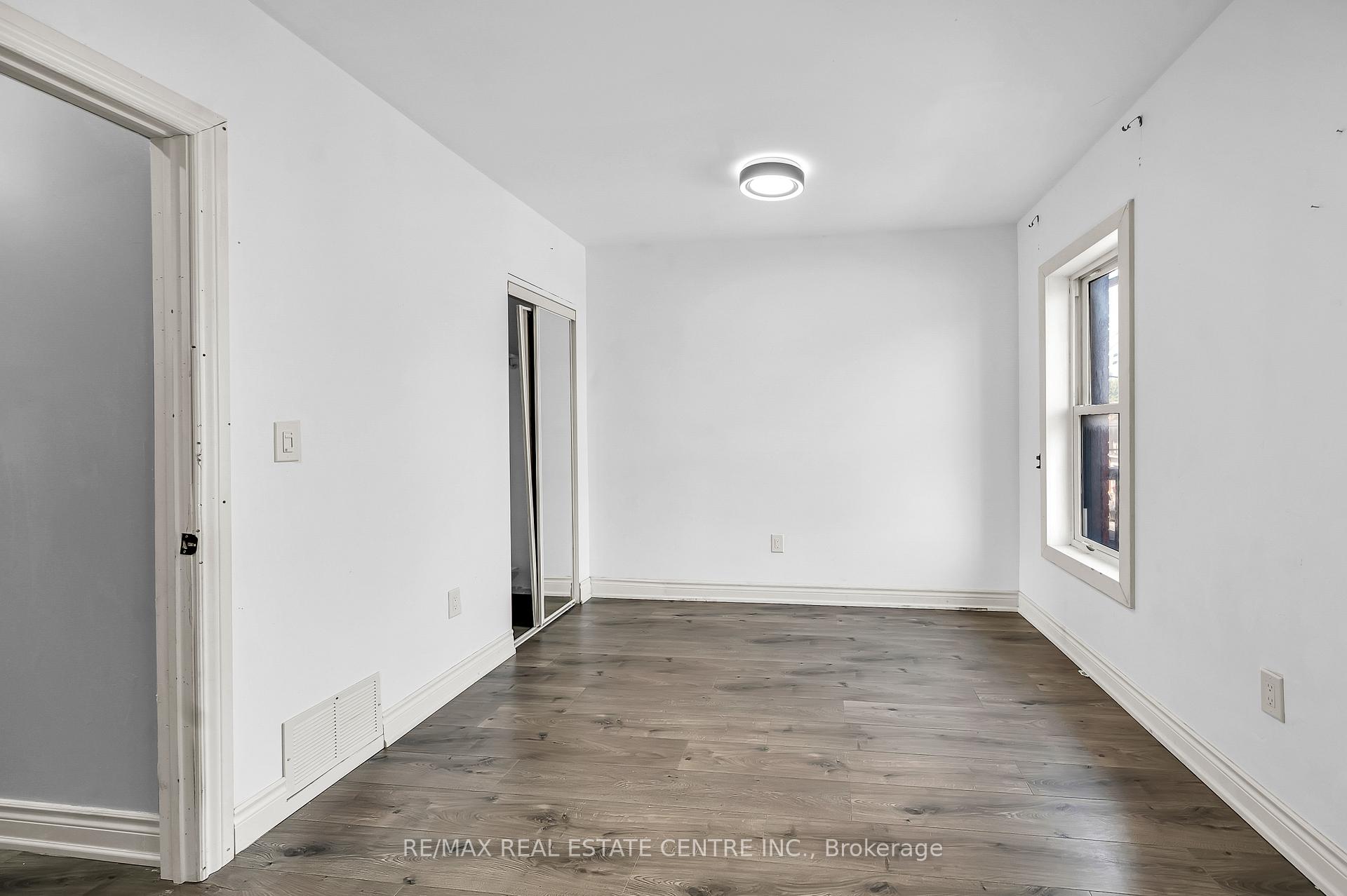 Photo 25 of 334 Cannon Street E, Hamilton, Landsdale — HOMEH