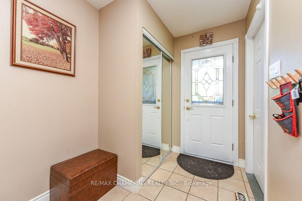 Photo 4 of 163 Simmons Boulevard, Brampton, Madoc — HOMEH