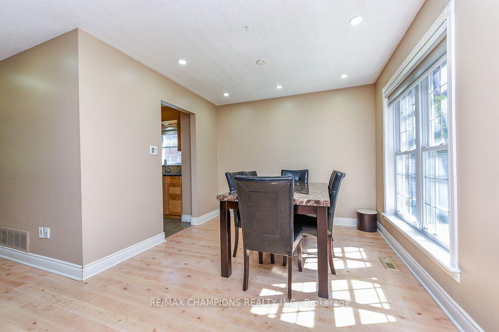 Photo 23 of 163 Simmons Boulevard, Brampton, Madoc — HOMEH