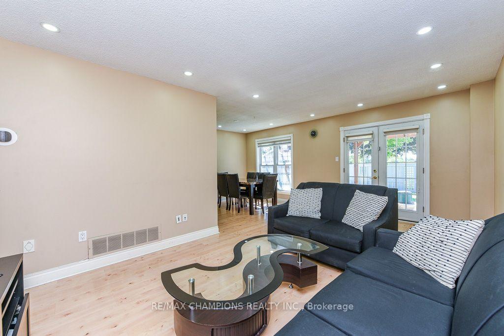 Photo 25 of 163 Simmons Boulevard, Brampton, Madoc — HOMEH