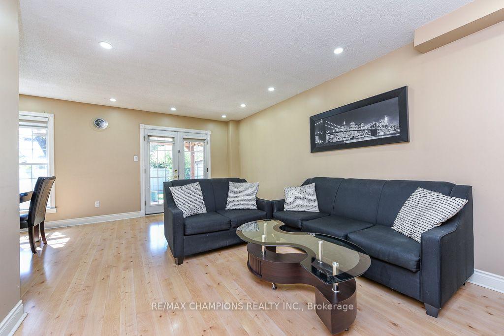 Photo 8 of 163 Simmons Boulevard, Brampton, Madoc — HOMEH