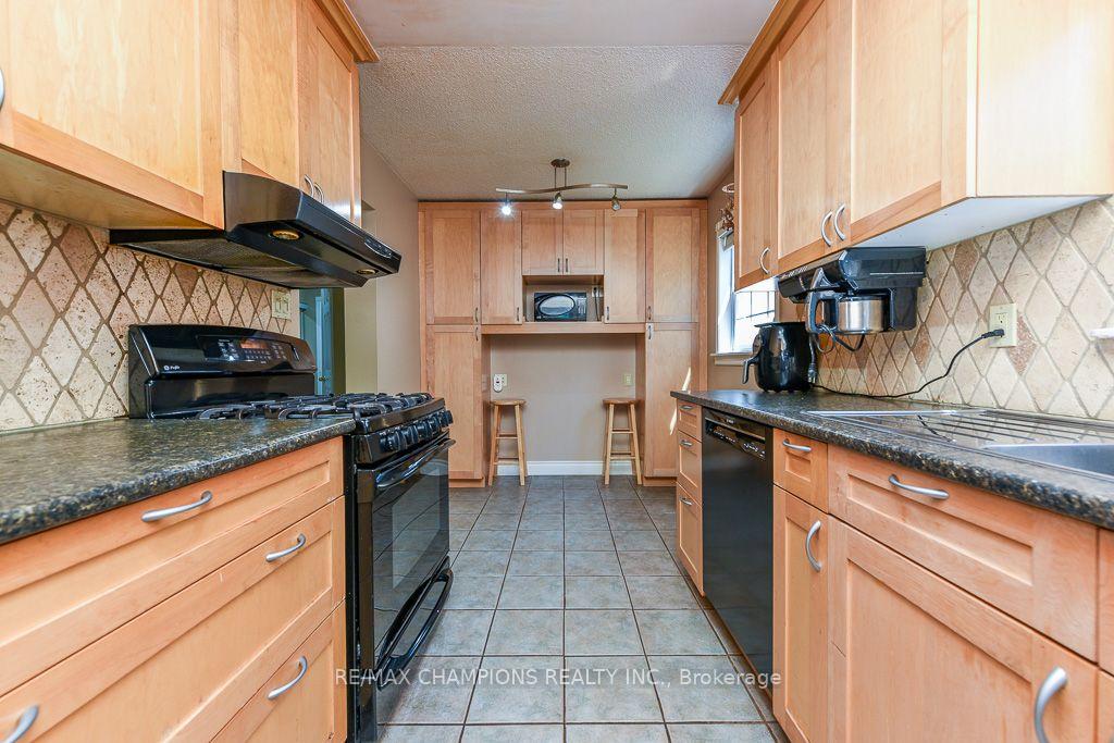 Photo 24 of 163 Simmons Boulevard, Brampton, Madoc — HOMEH