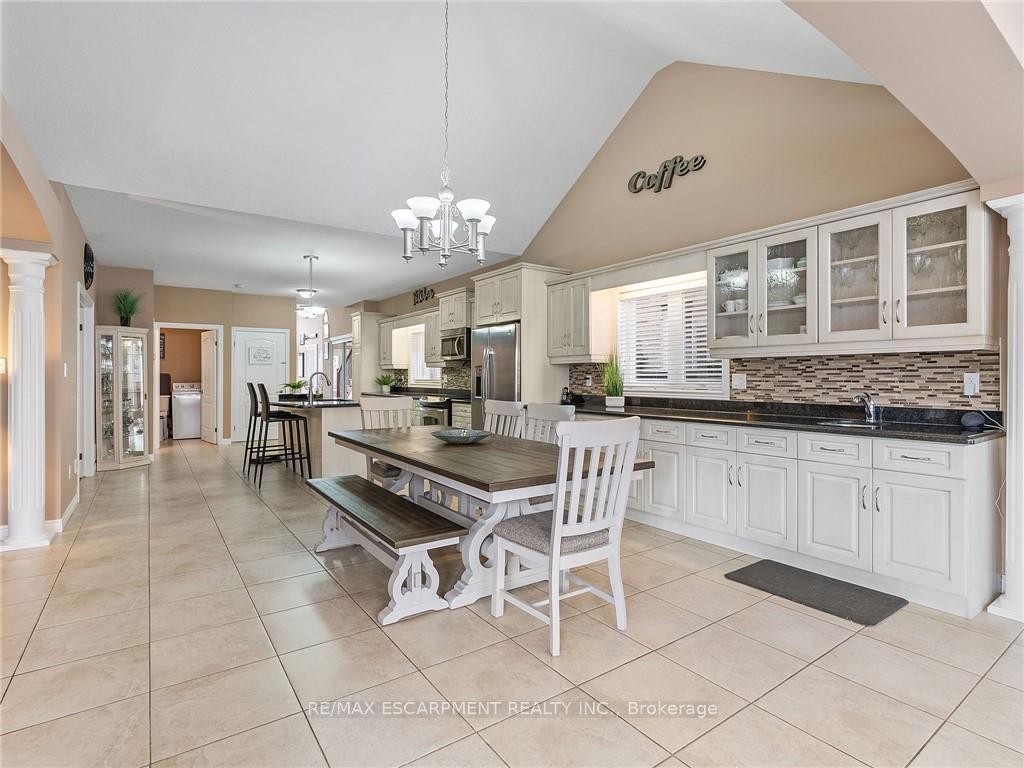 Photo 14 of 52 Arrowhead Drive, Hamilton, Chappel — HOMEH