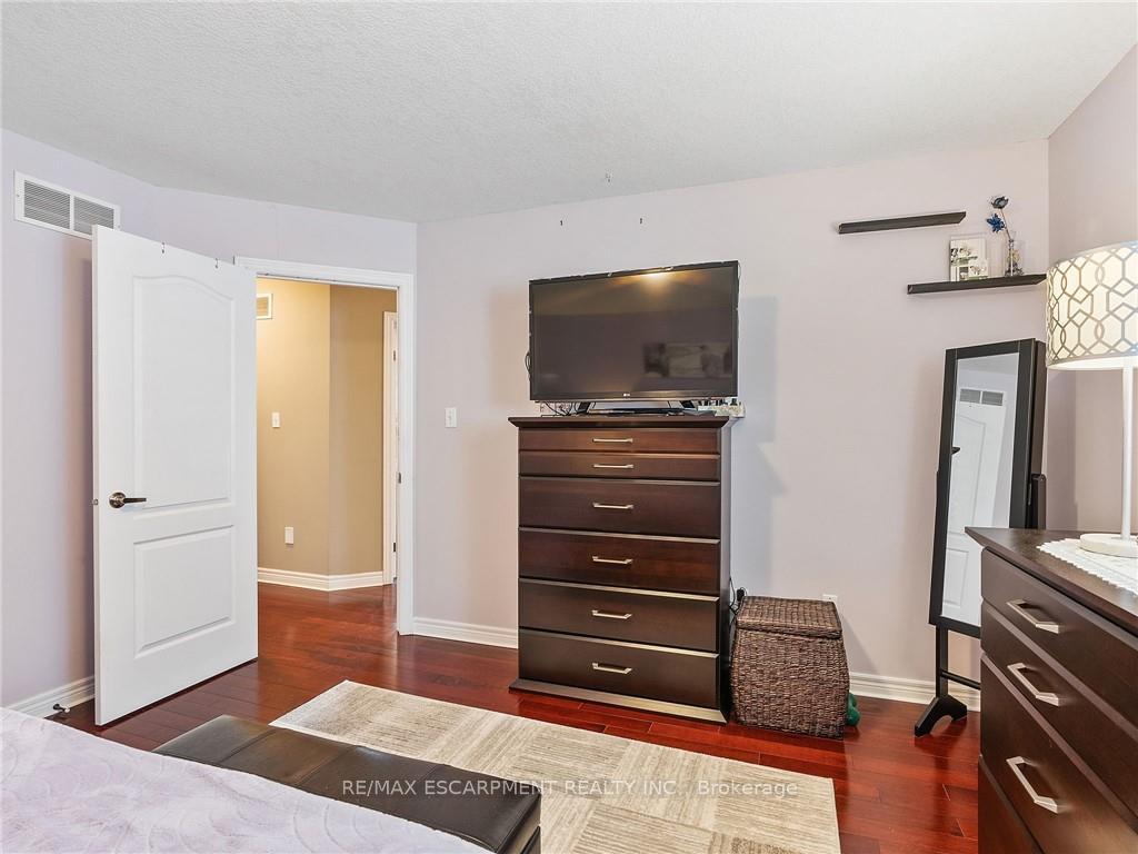 Photo 25 of 52 Arrowhead Drive, Hamilton, Chappel — HOMEH