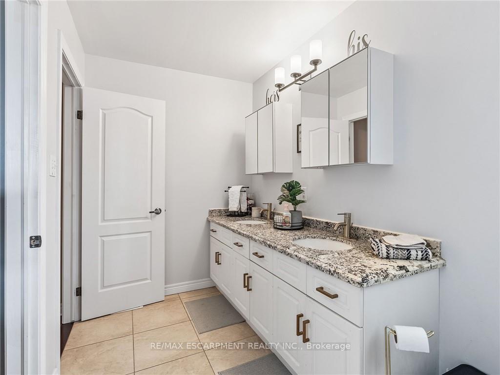 Photo 28 of 52 Arrowhead Drive, Hamilton, Chappel — HOMEH