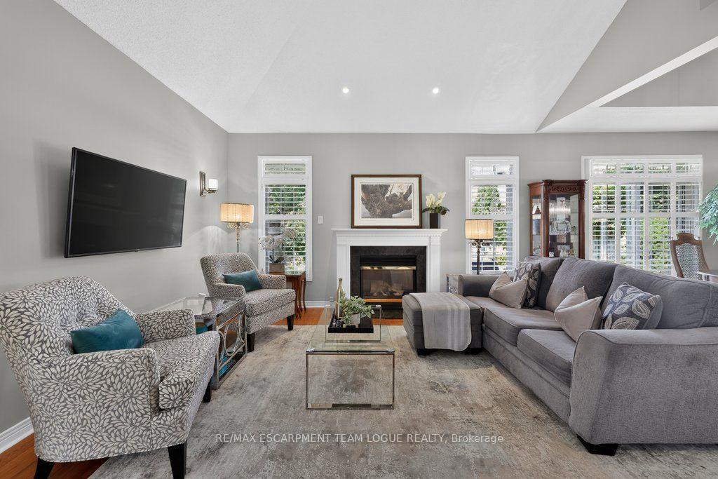 Photo 10 of Unit 26, 4280 Taywood Drive, Burlington, Rose — HOMEH