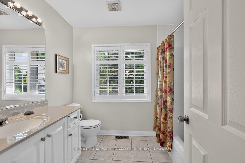 Photo 30 of Unit 26, 4280 Taywood Drive, Burlington, Rose — HOMEH