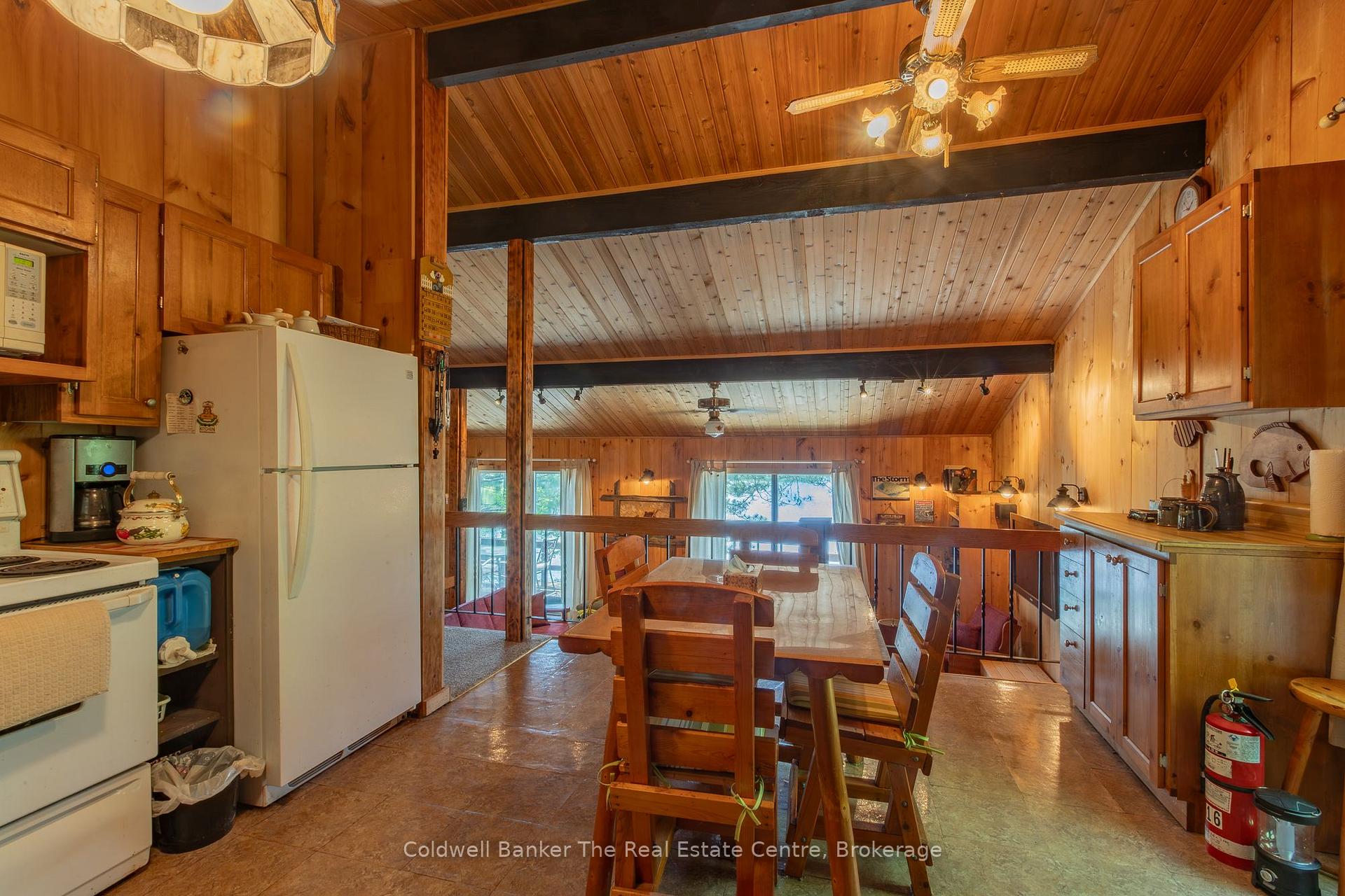 Photo 6 of 1077 Misty Lane, Gravenhurst, Wood (Gravenhurst) — HOMEH
