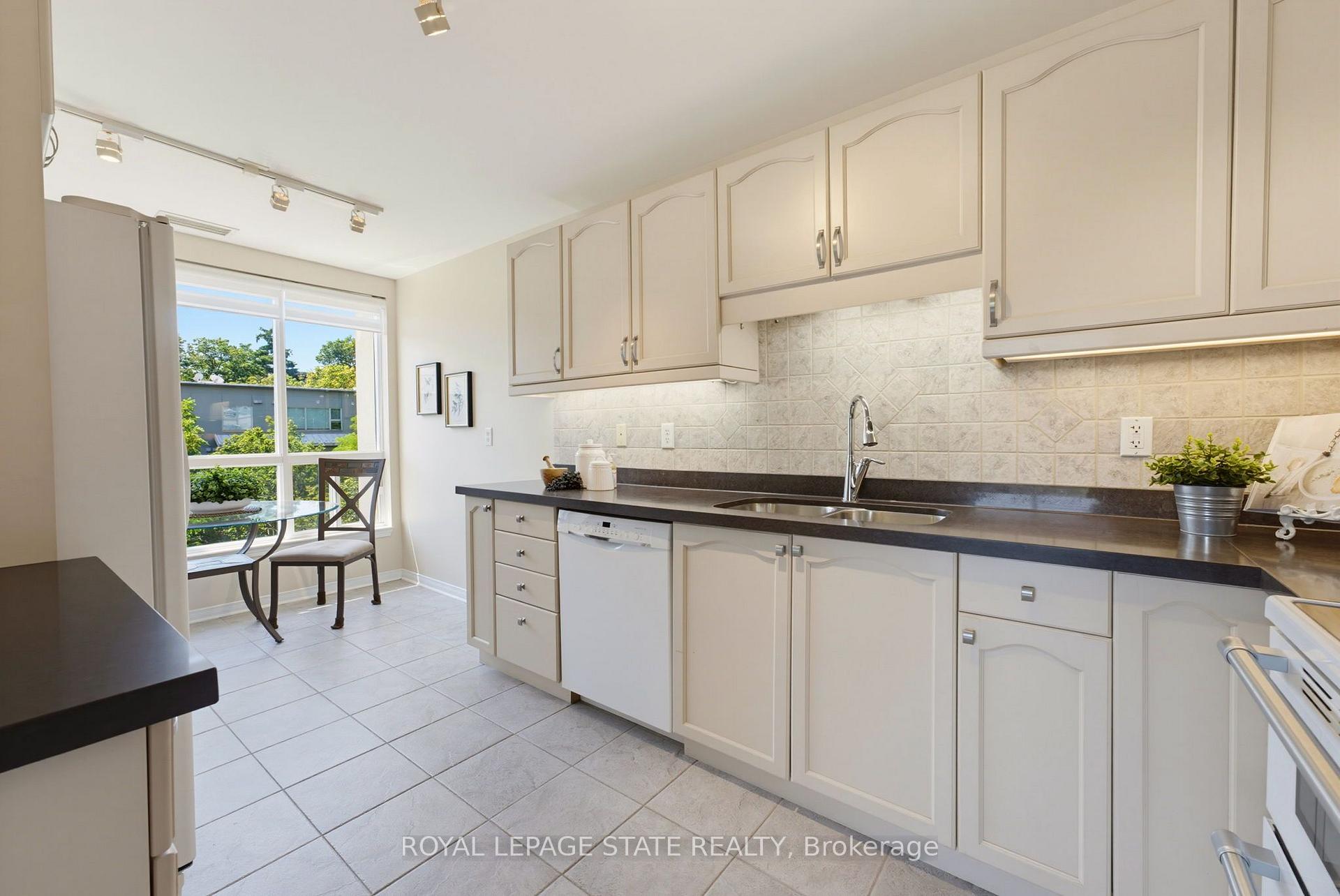 Photo 8 of Unit 605, 2000 Creekside Drive, Hamilton, Dundas — HOMEH