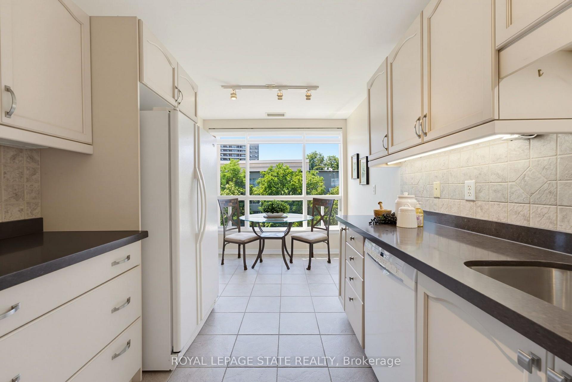 Photo 9 of Unit 605, 2000 Creekside Drive, Hamilton, Dundas — HOMEH