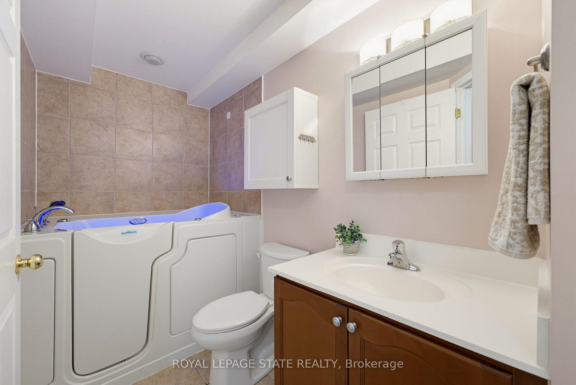 Photo 13 of Unit 605, 2000 Creekside Drive, Hamilton, Dundas — HOMEH