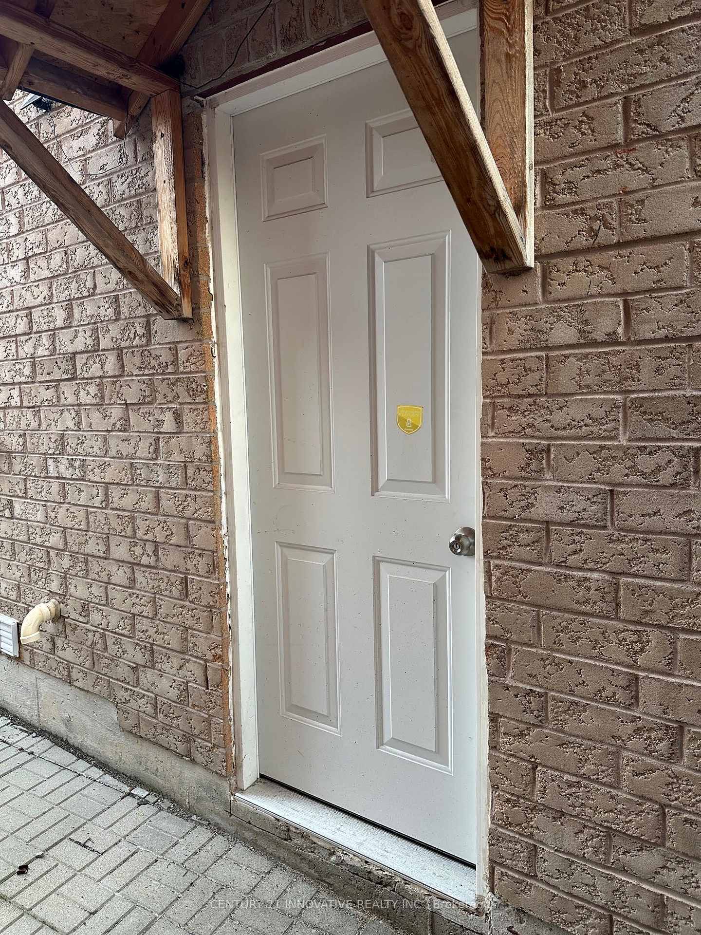 Photo 2 of 14 Whitbread Crescent, Ajax, Northeast Ajax — HOMEH