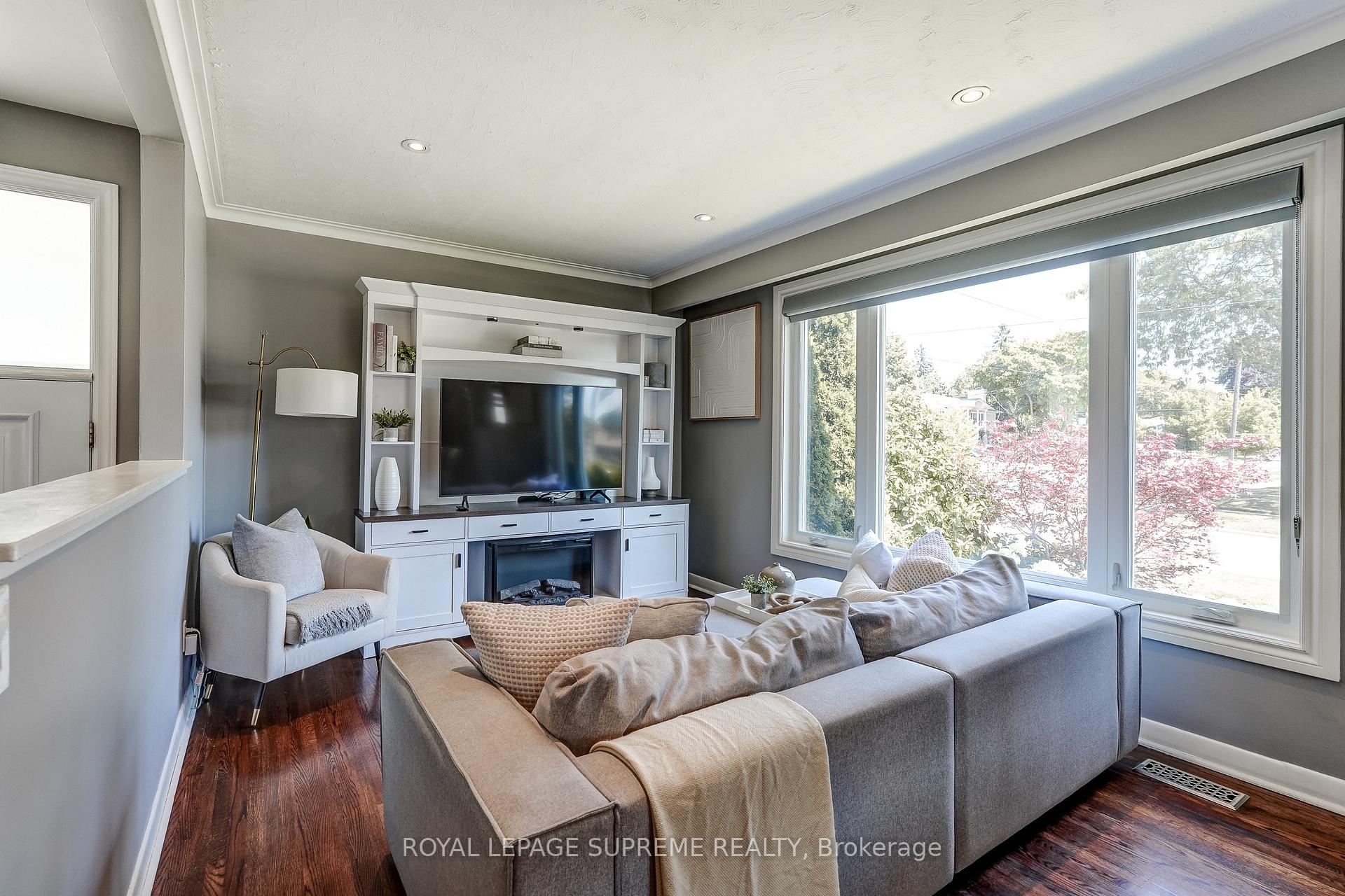Photo 8 of 5 Fletcher Place, Etobicoke, Kingsview Village-The Westway — HOMEH