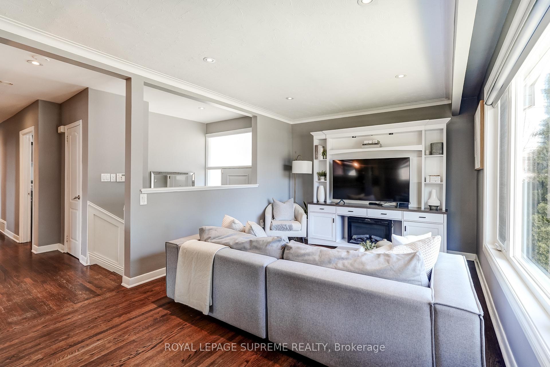 Photo 9 of 5 Fletcher Place, Etobicoke, Kingsview Village-The Westway — HOMEH