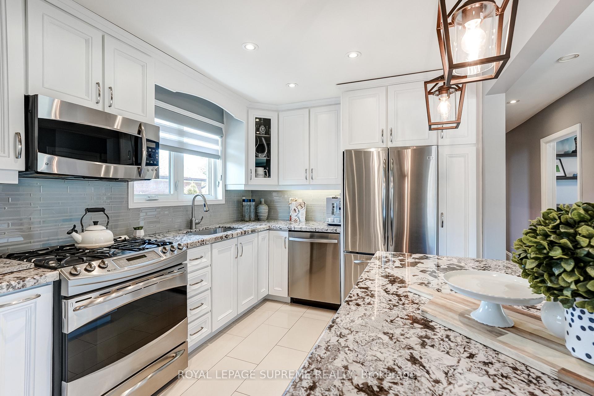Photo 15 of 5 Fletcher Place, Etobicoke, Kingsview Village-The Westway — HOMEH
