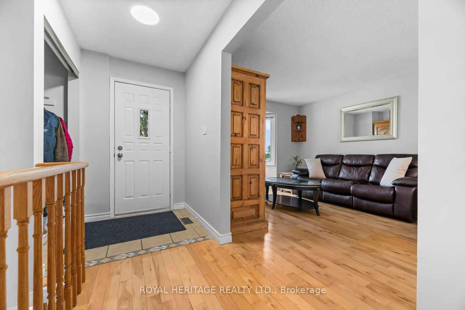 Photo 3 of 535 Cardinal Drive, Peterborough, Ashburnham Ward 4 — HOMEH