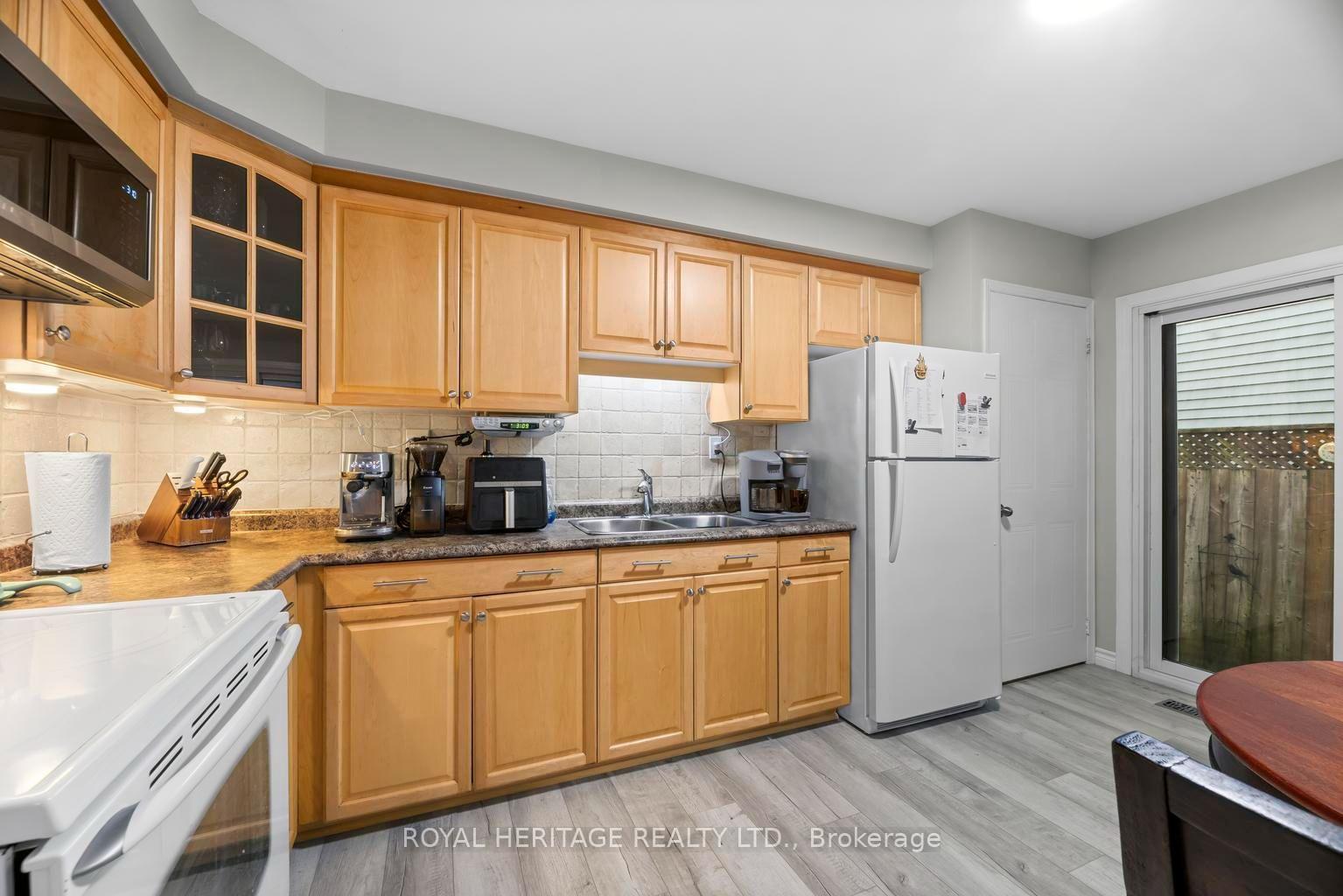 Photo 8 of 535 Cardinal Drive, Peterborough, Ashburnham Ward 4 — HOMEH