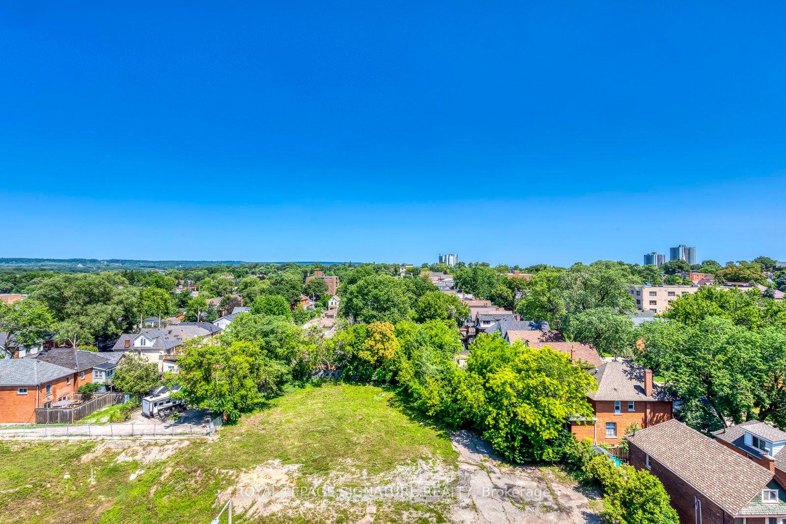 Photo 33 of Unit 417, 415 Main Street W, Hamilton, Kirkendall — HOMEH