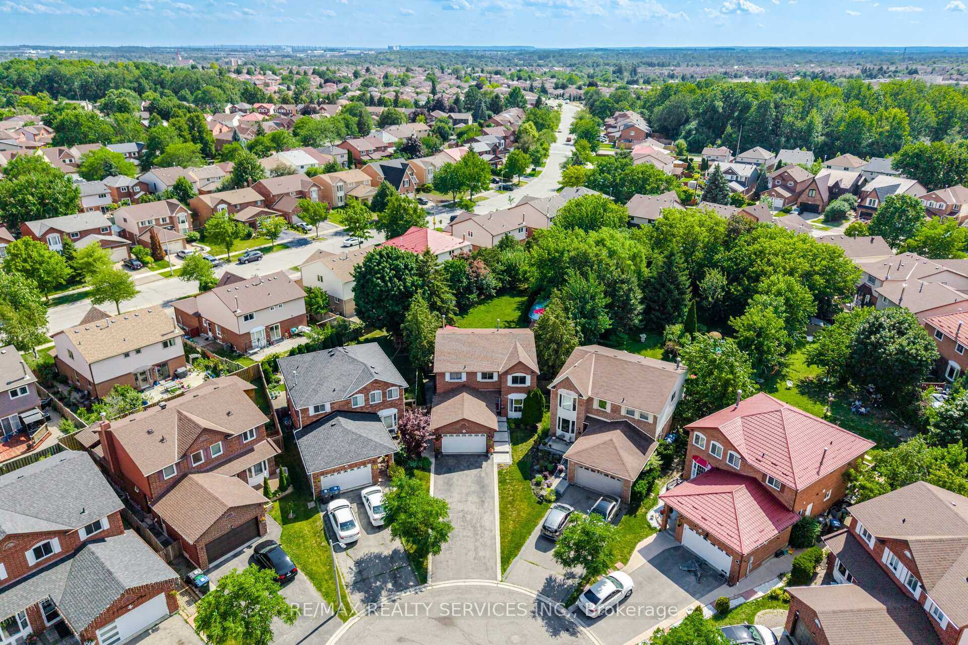 Photo 3 of 8 Paramount Place, Brampton, Fletcher's West — HOMEH