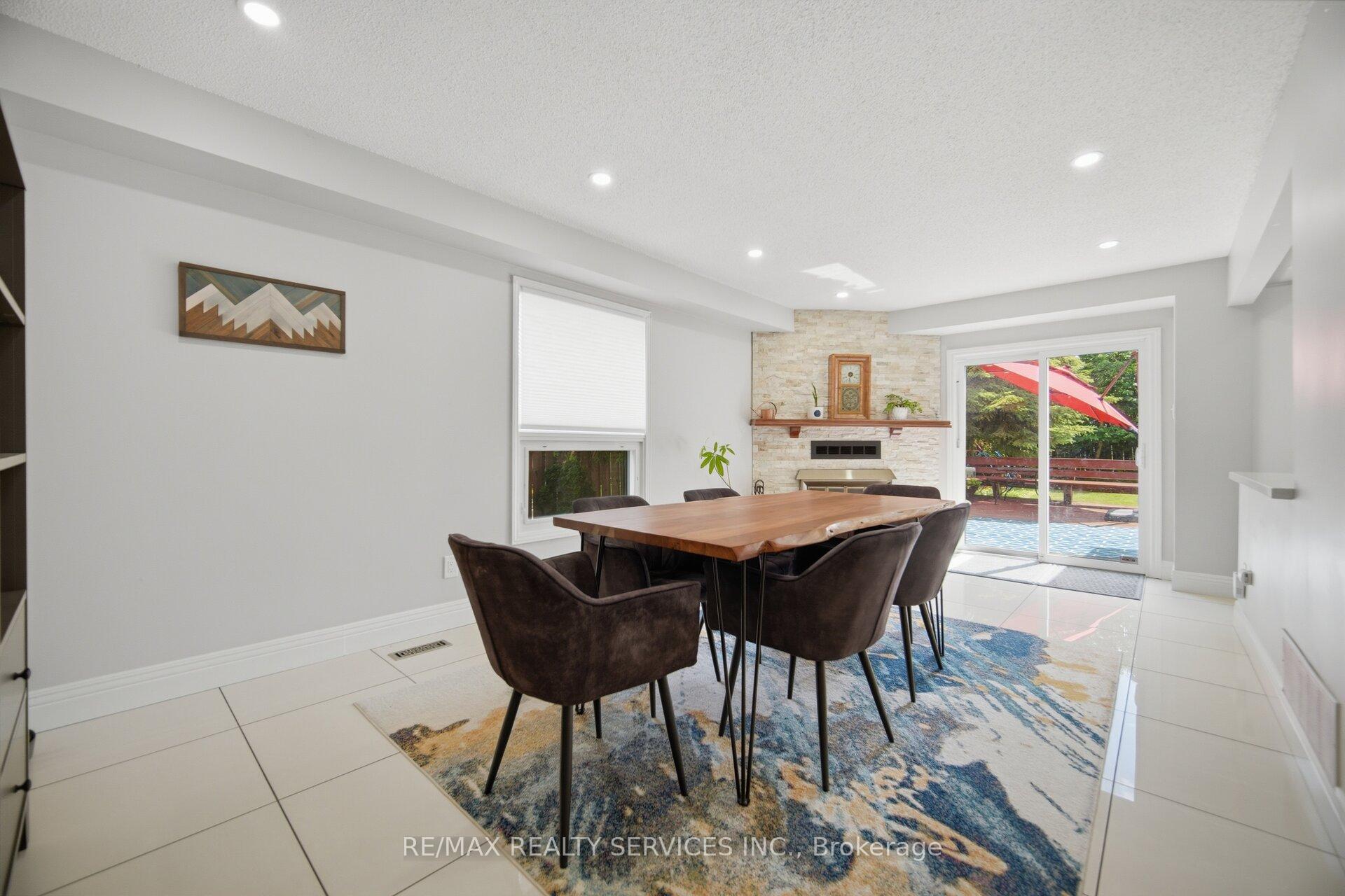 Photo 10 of 8 Paramount Place, Brampton, Fletcher's West — HOMEH