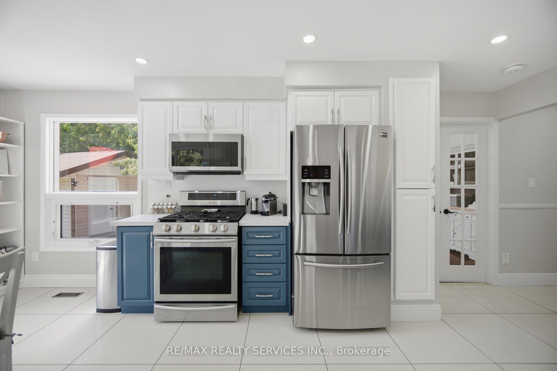 Photo 16 of 8 Paramount Place, Brampton, Fletcher's West — HOMEH
