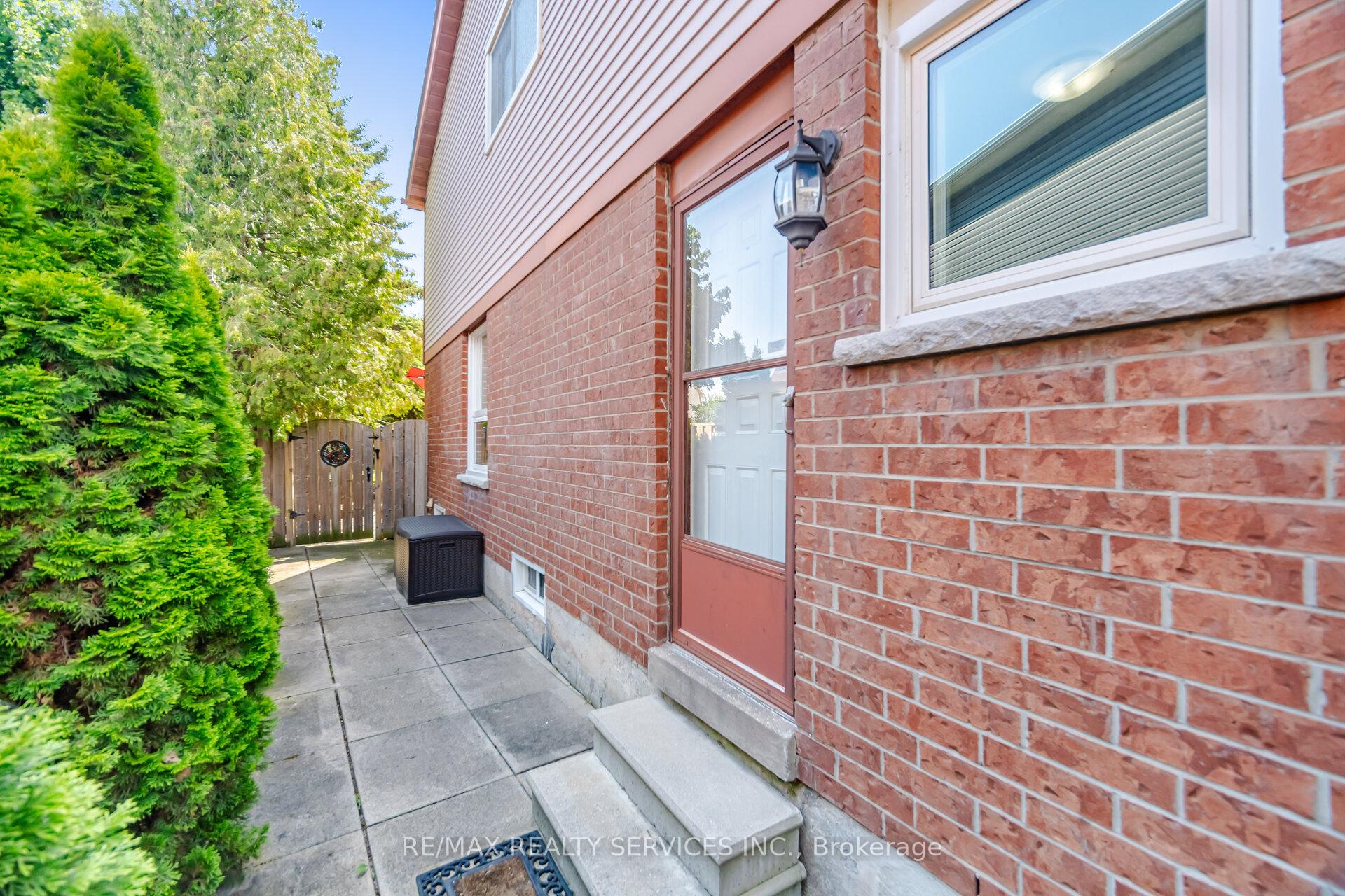 Photo 19 of 8 Paramount Place, Brampton, Fletcher's West — HOMEH