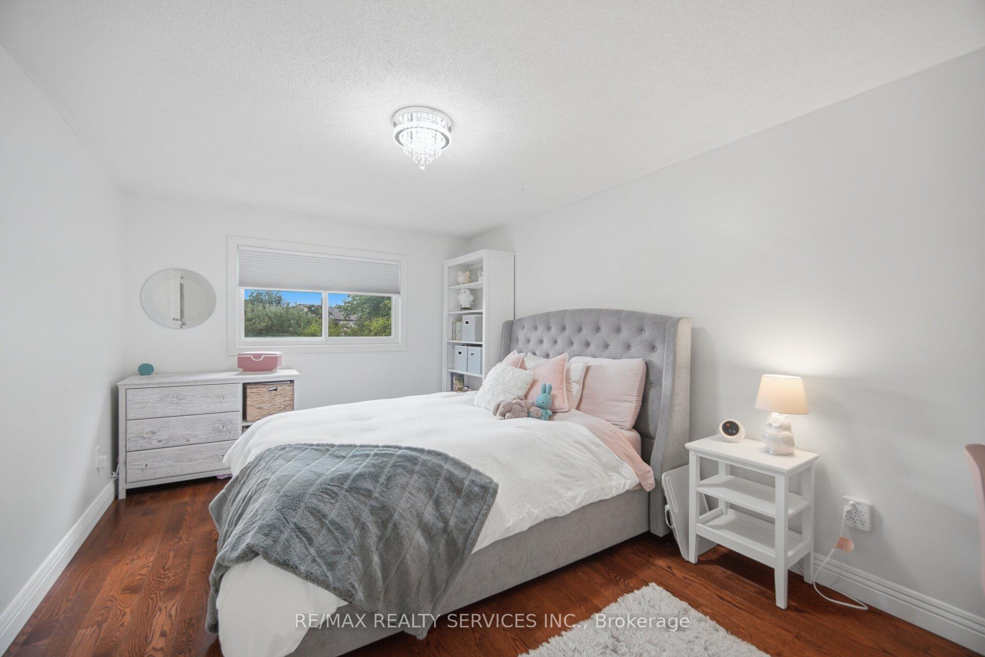 Photo 26 of 8 Paramount Place, Brampton, Fletcher's West — HOMEH