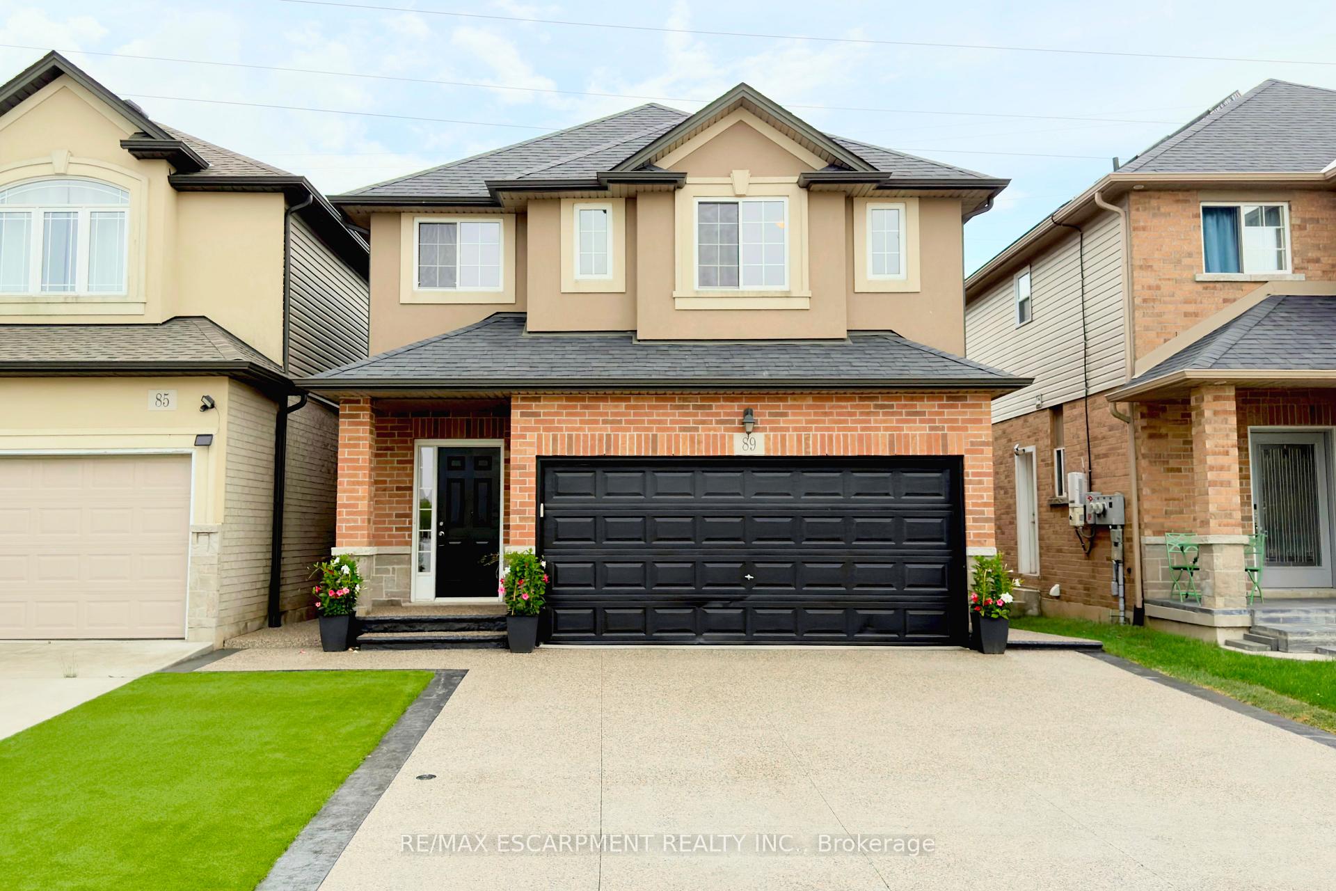 Photo 2 of 698 York Road, Hamilton, Dundas — HOMEH