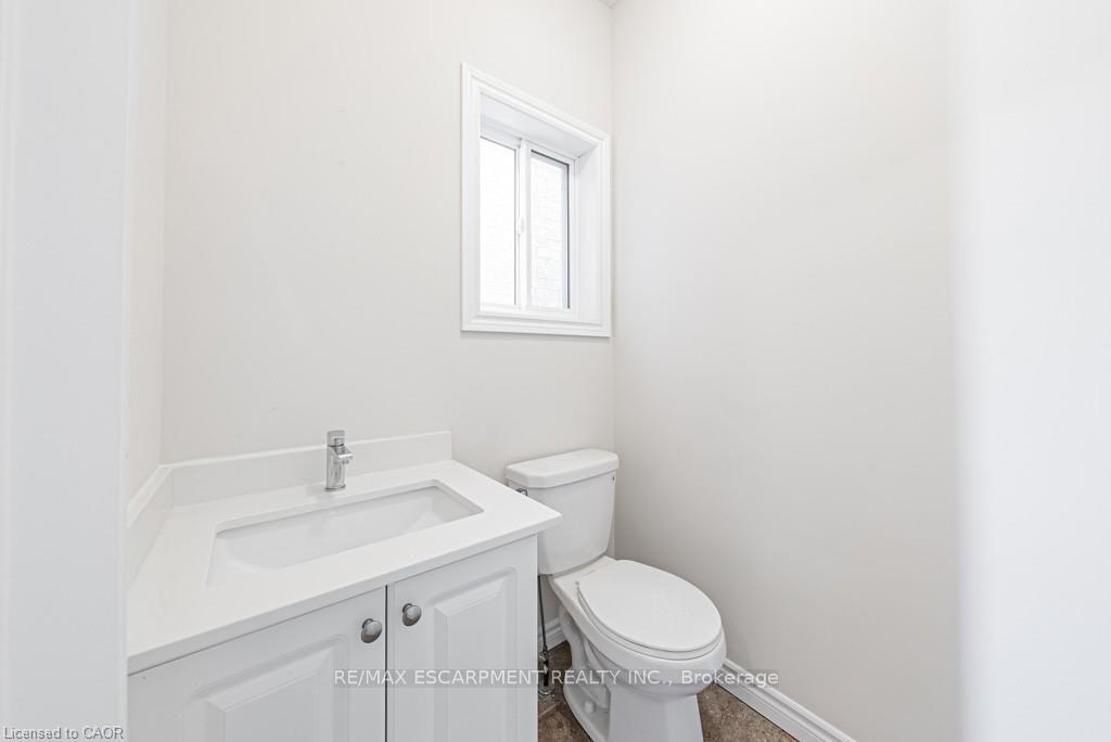 Photo 19 of 698 York Road, Hamilton, Dundas — HOMEH