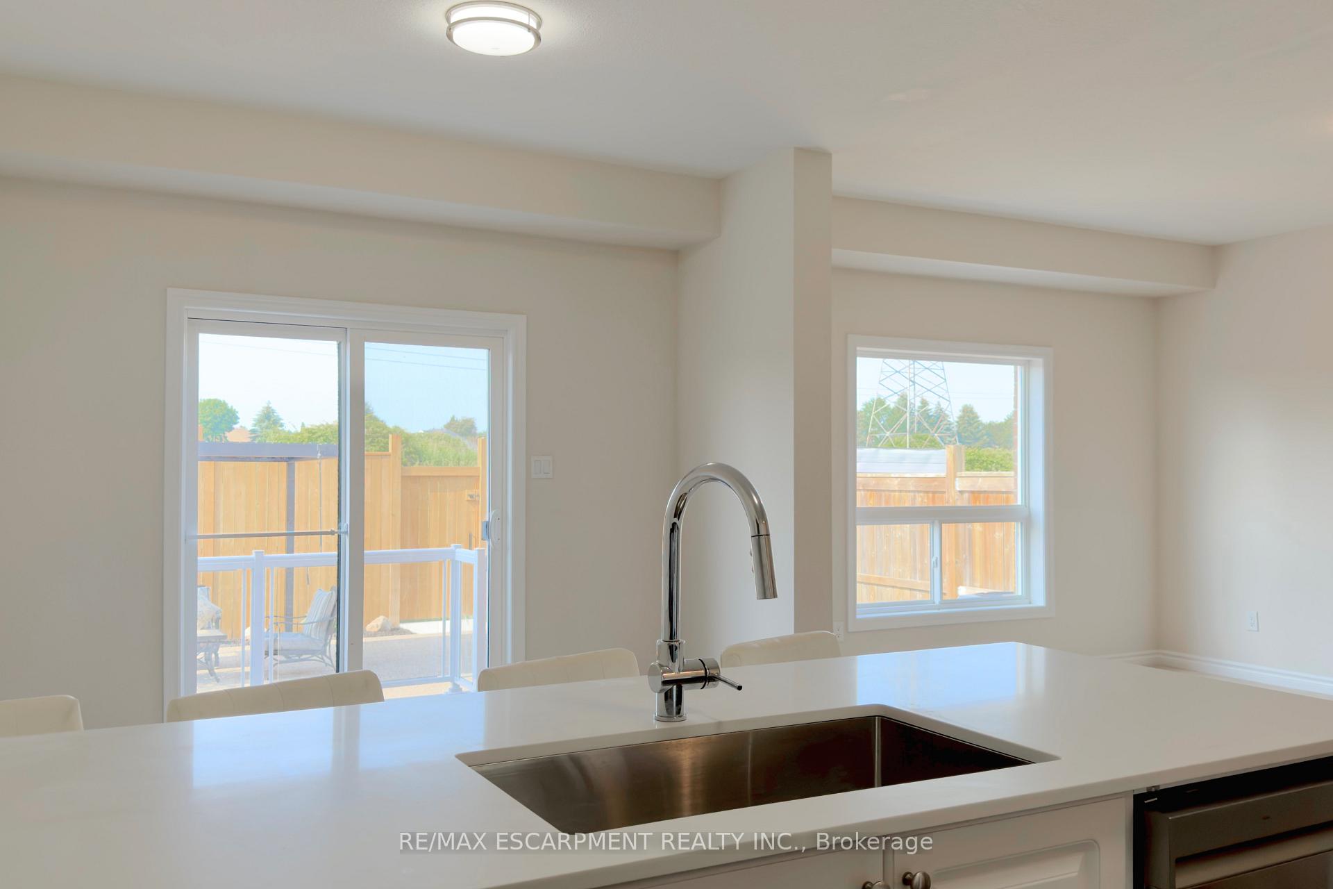 Photo 28 of 698 York Road, Hamilton, Dundas — HOMEH