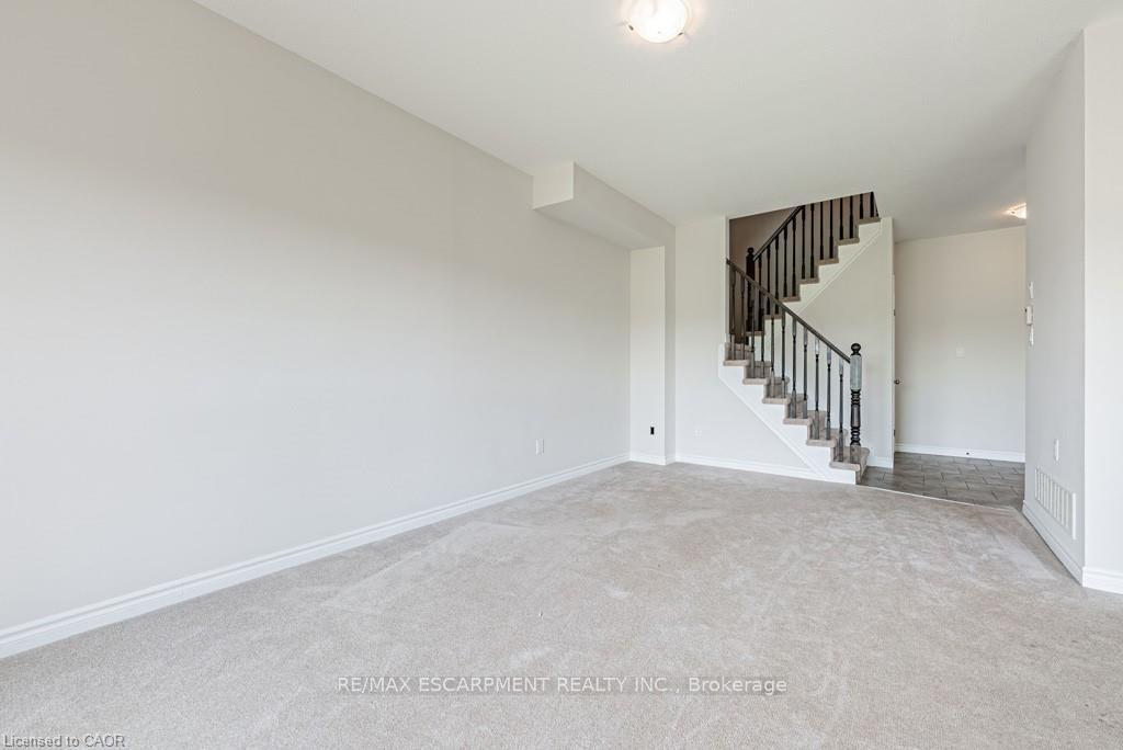 Photo 37 of 698 York Road, Hamilton, Dundas — HOMEH
