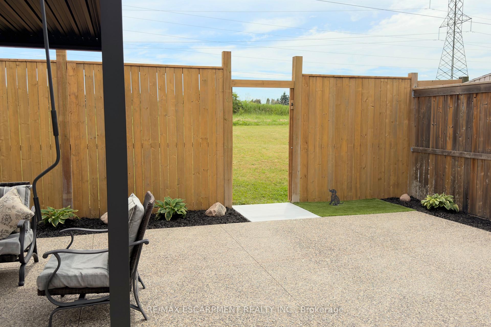 Photo 100 of 698 York Road, Hamilton, Dundas — HOMEH