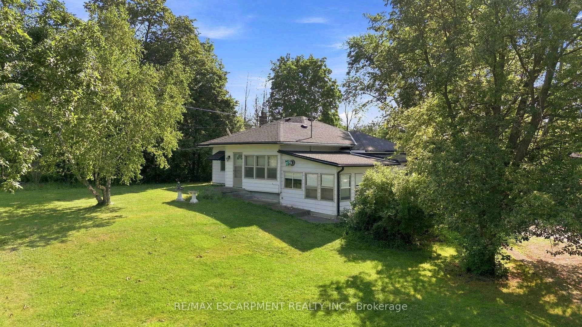 Photo 12 of 698 York Road, Hamilton, Dundas — HOMEH