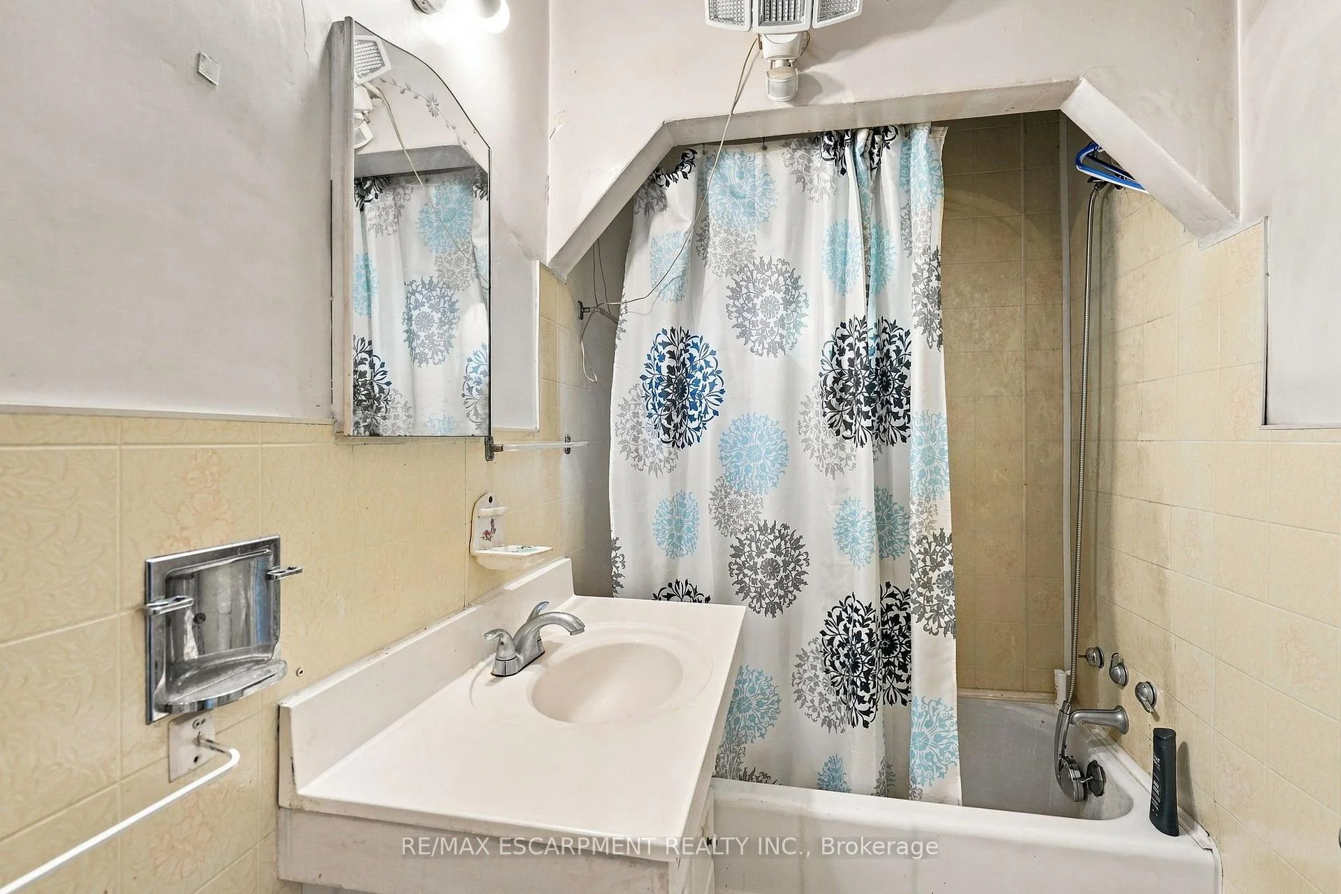 Photo 68 of 698 York Road, Hamilton, Dundas — HOMEH
