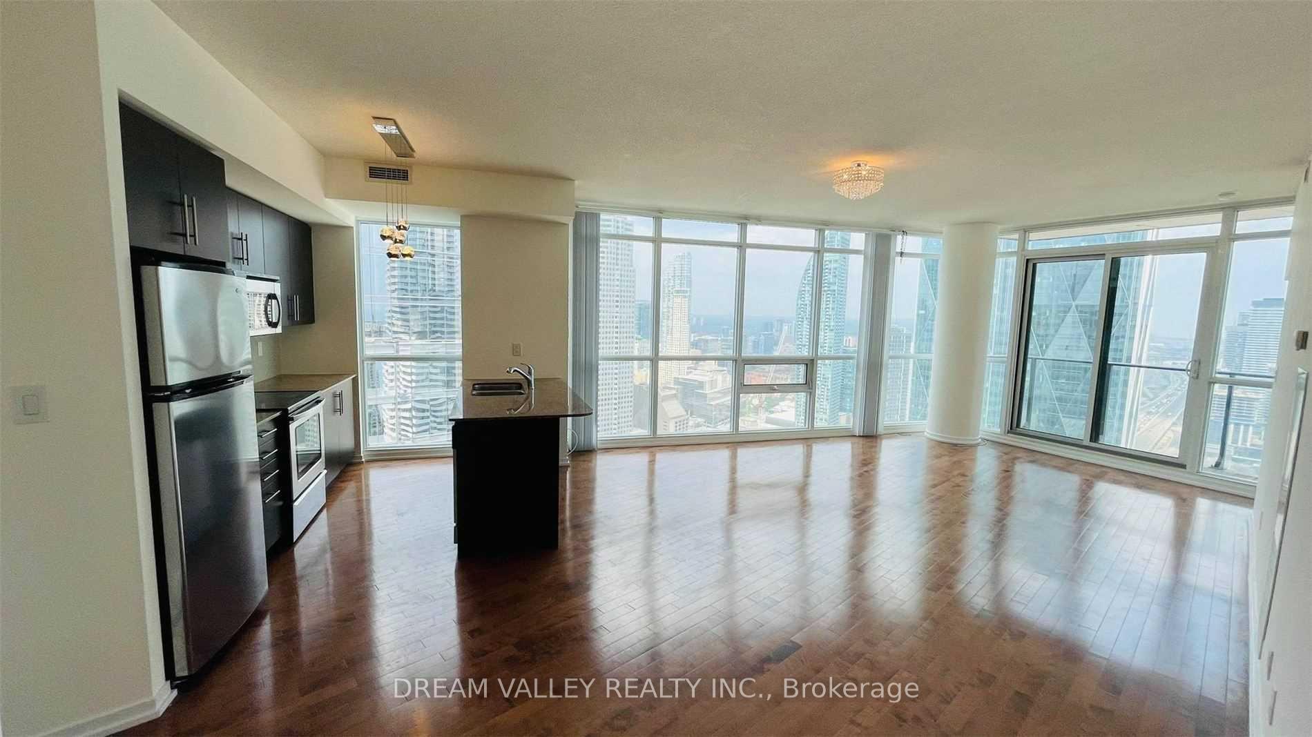 Photo 2 of Unit 3908, 65 Bremner Boulevard, Toronto, Waterfront Communities — HOMEH